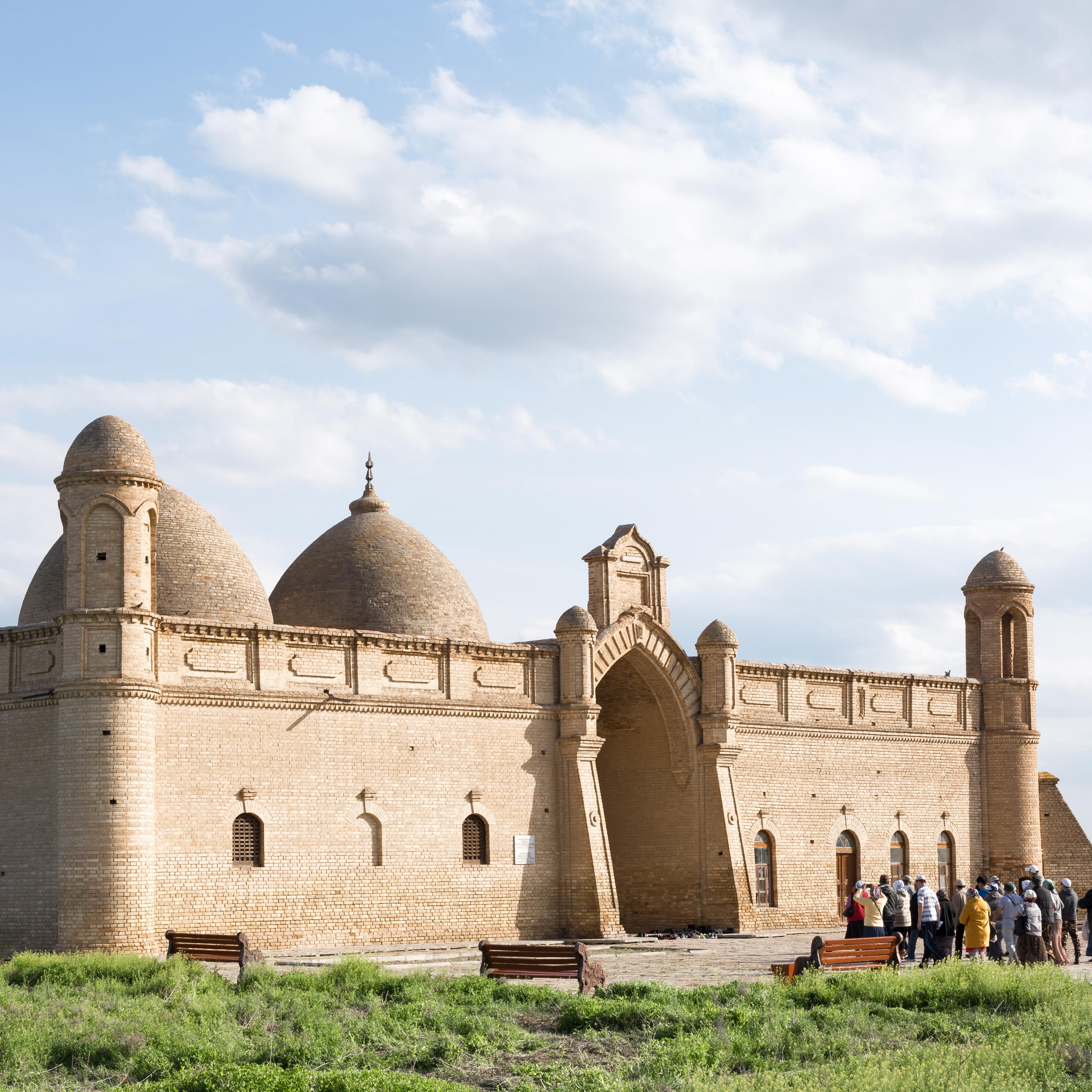 Арыстан баб кесенесі