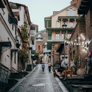 Узнать город через книги и кино