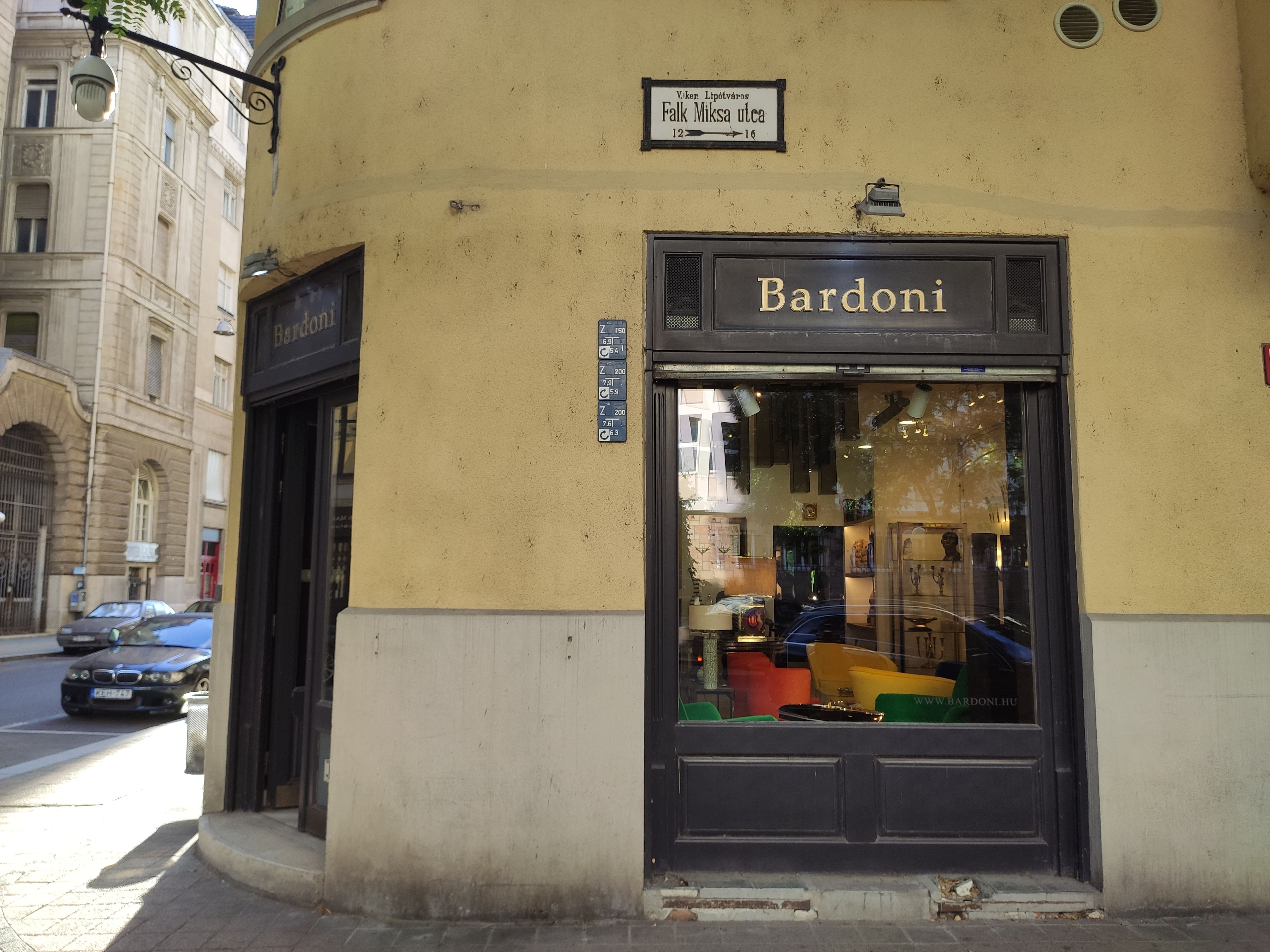 Улица Falk Miksa