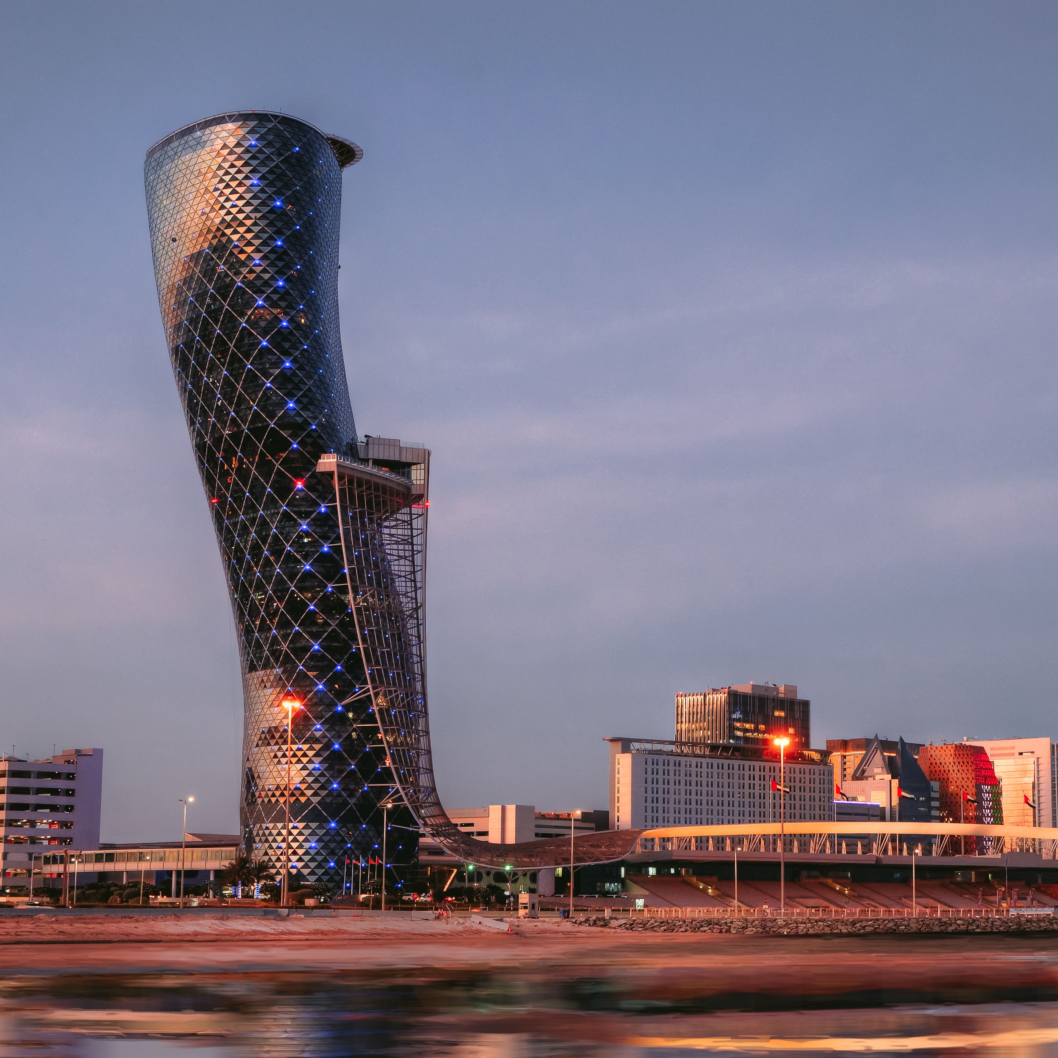 Башня Capital Gate