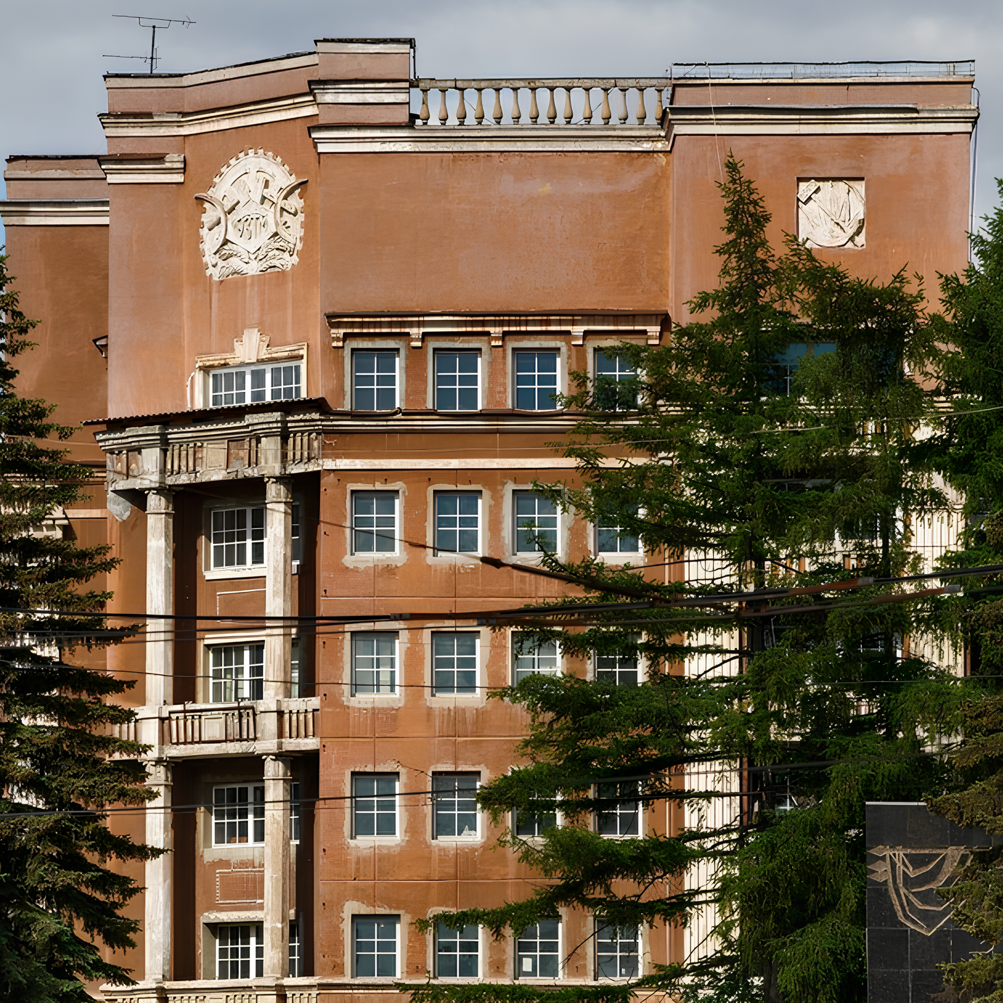 Заглянуть во дворы Уралмаша