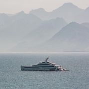 Выйти в море на яхте