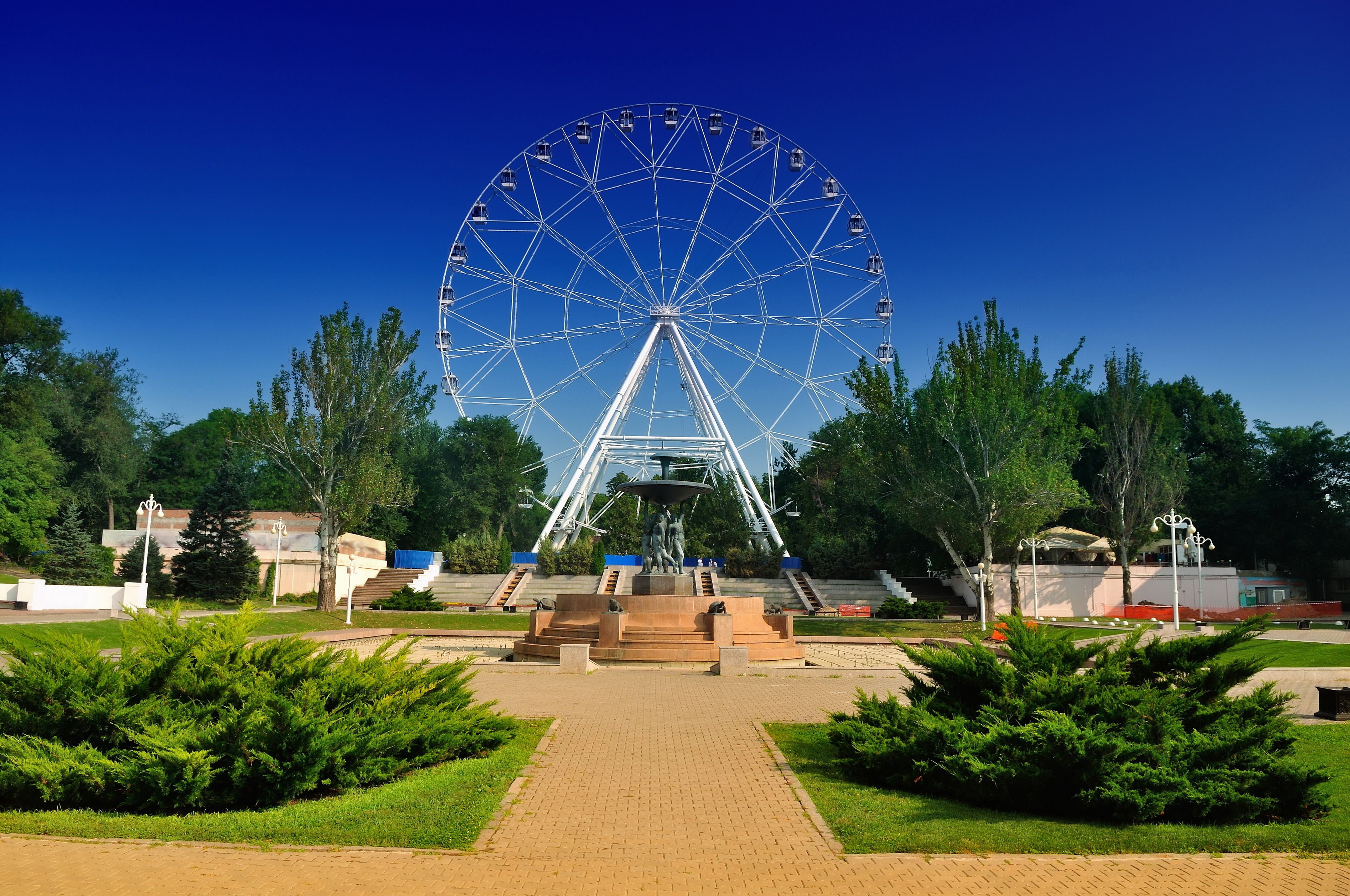 Театральная площадь