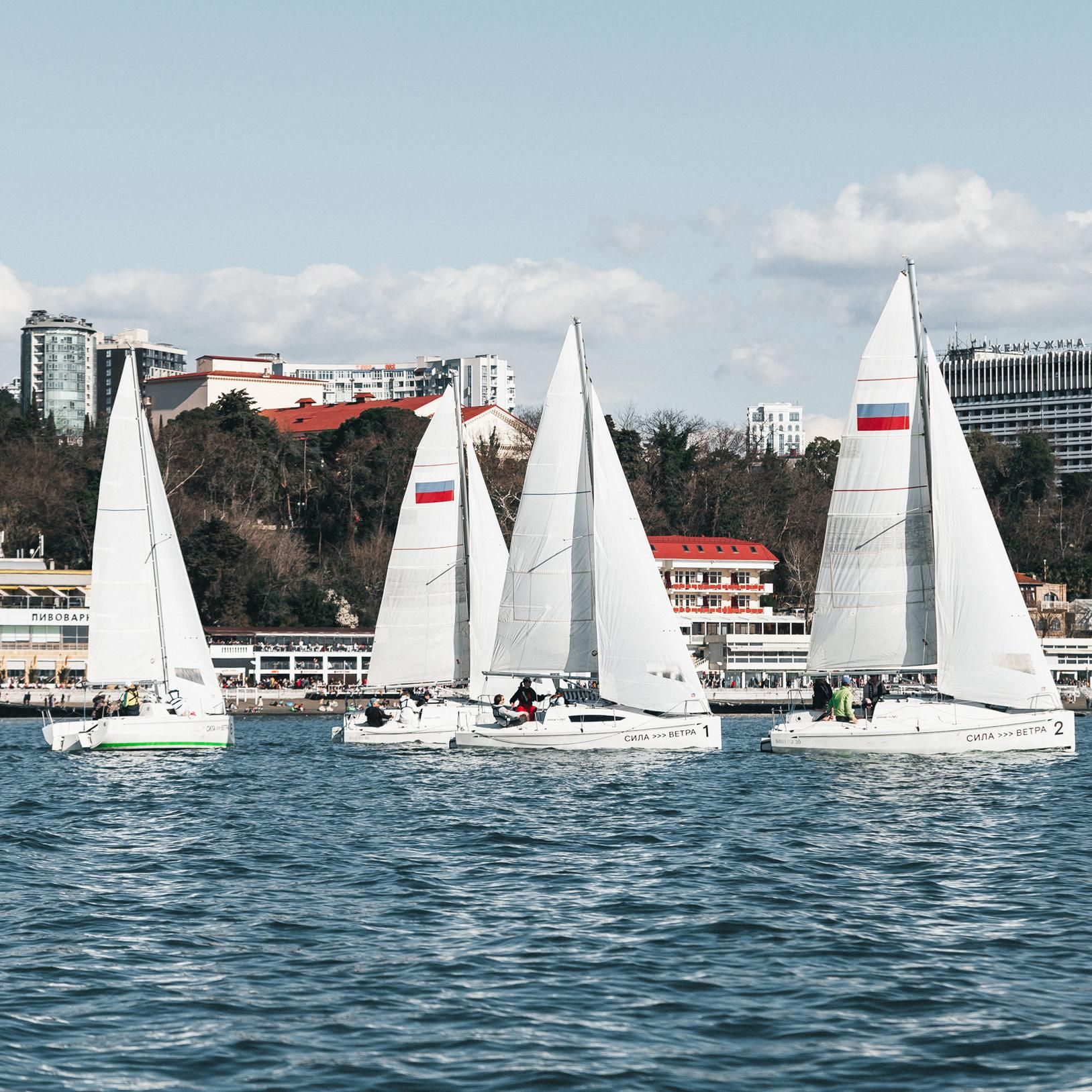 Выйти в море на яхте