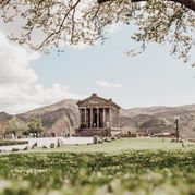 Увидеть Гарни и Гегард