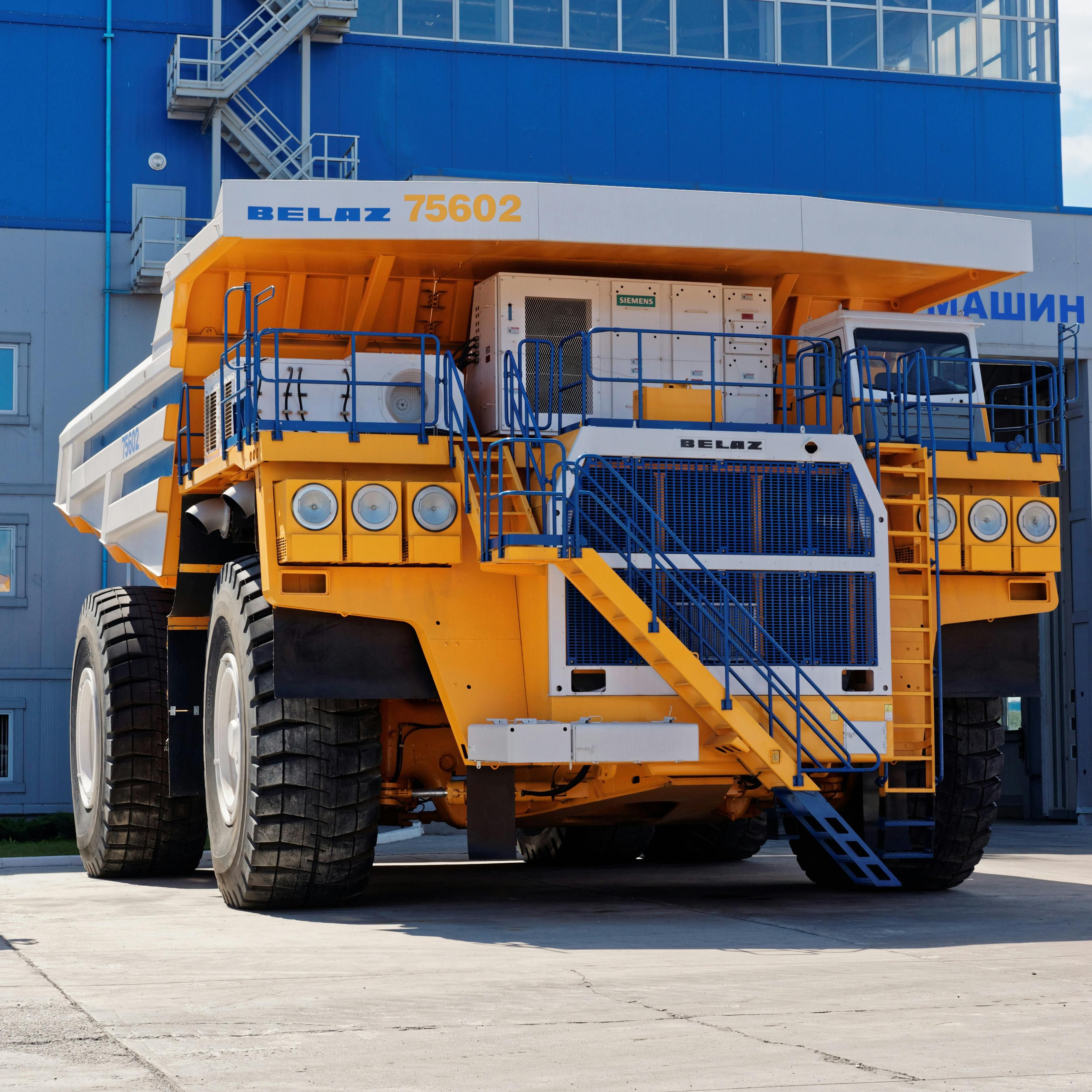 Увидеть самые большие грузовики