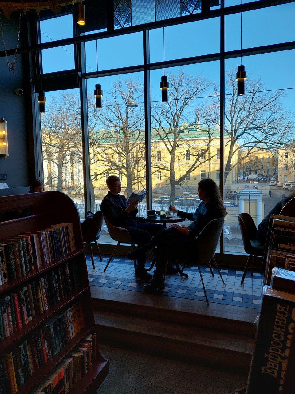 Книжный магазин в Петербурге