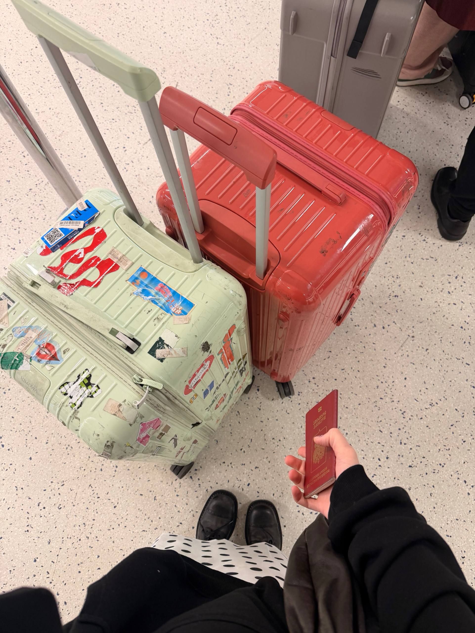 Чемоданы в аэропорту