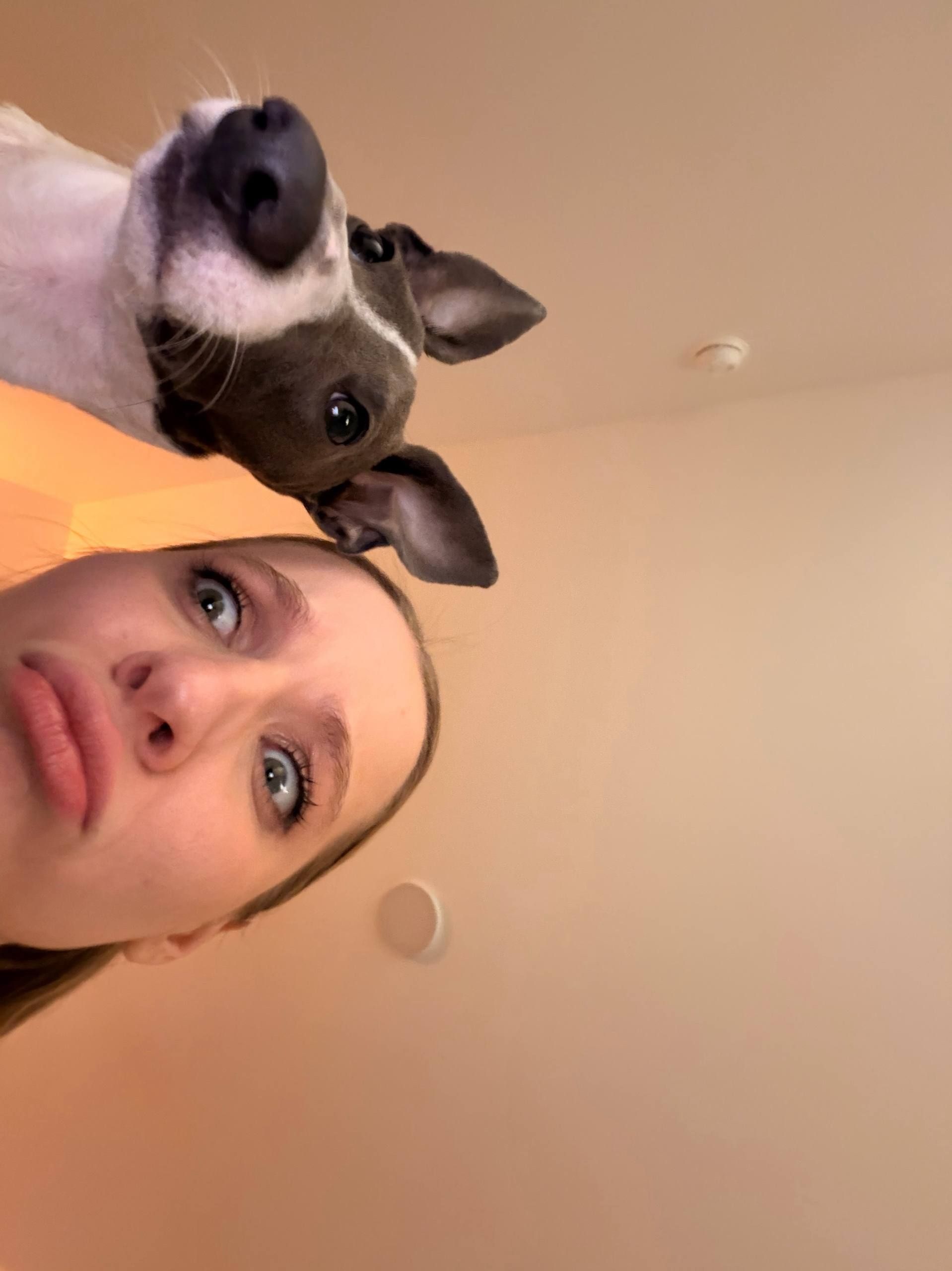 Блогер Настя Федько с собакой