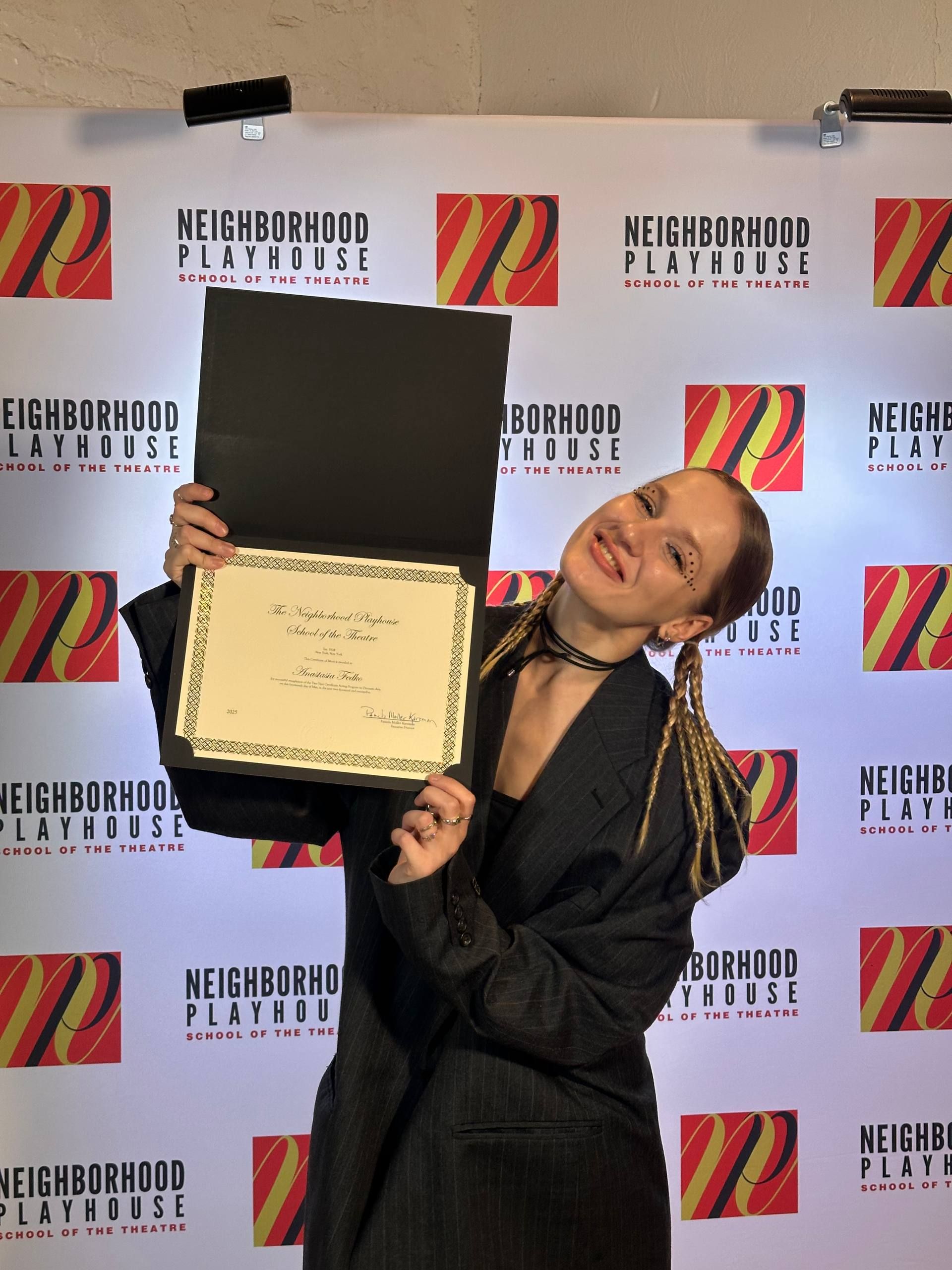 Настя Федько с дипломом