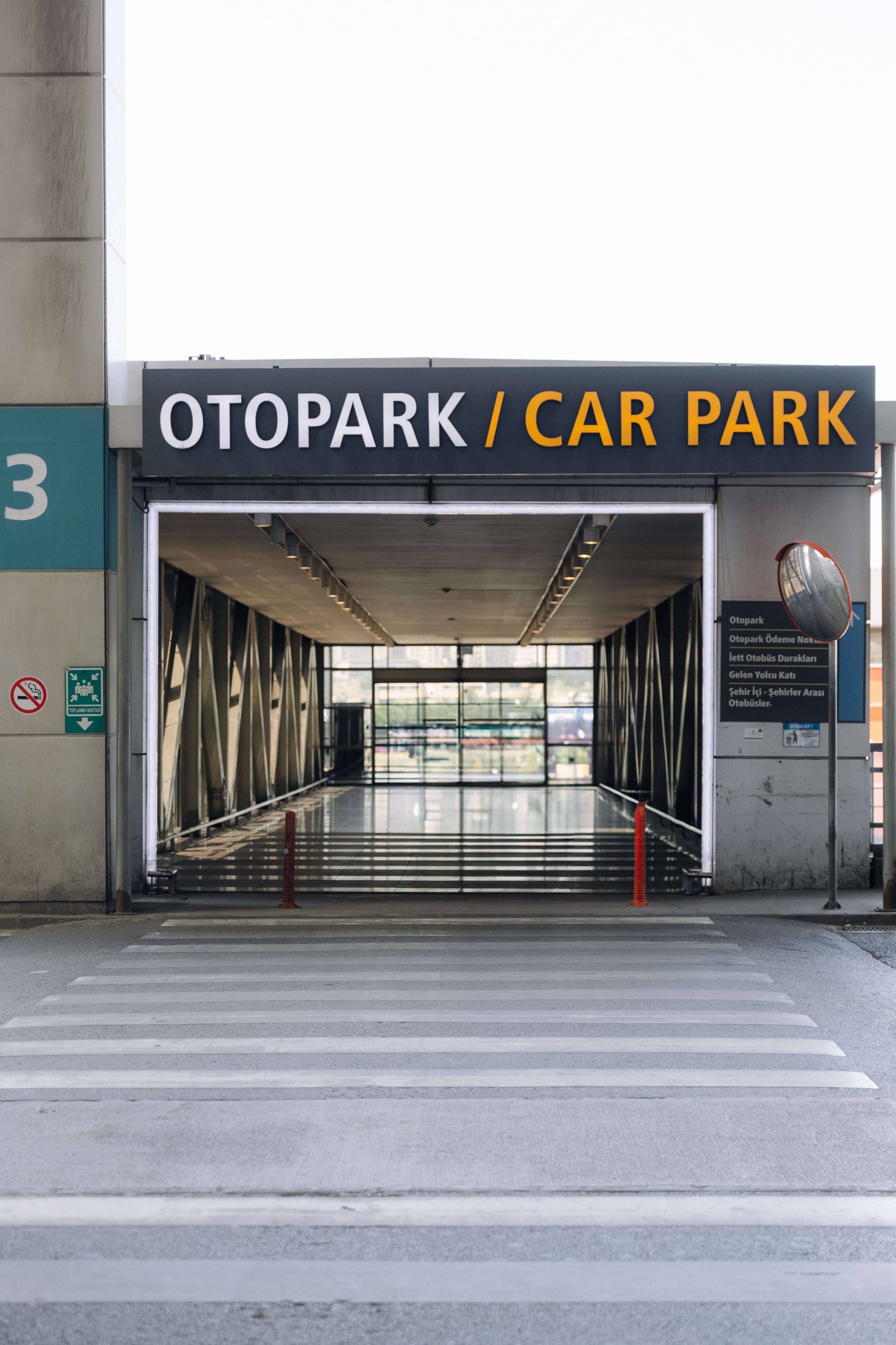 Парковка в аэропорту Стамбула