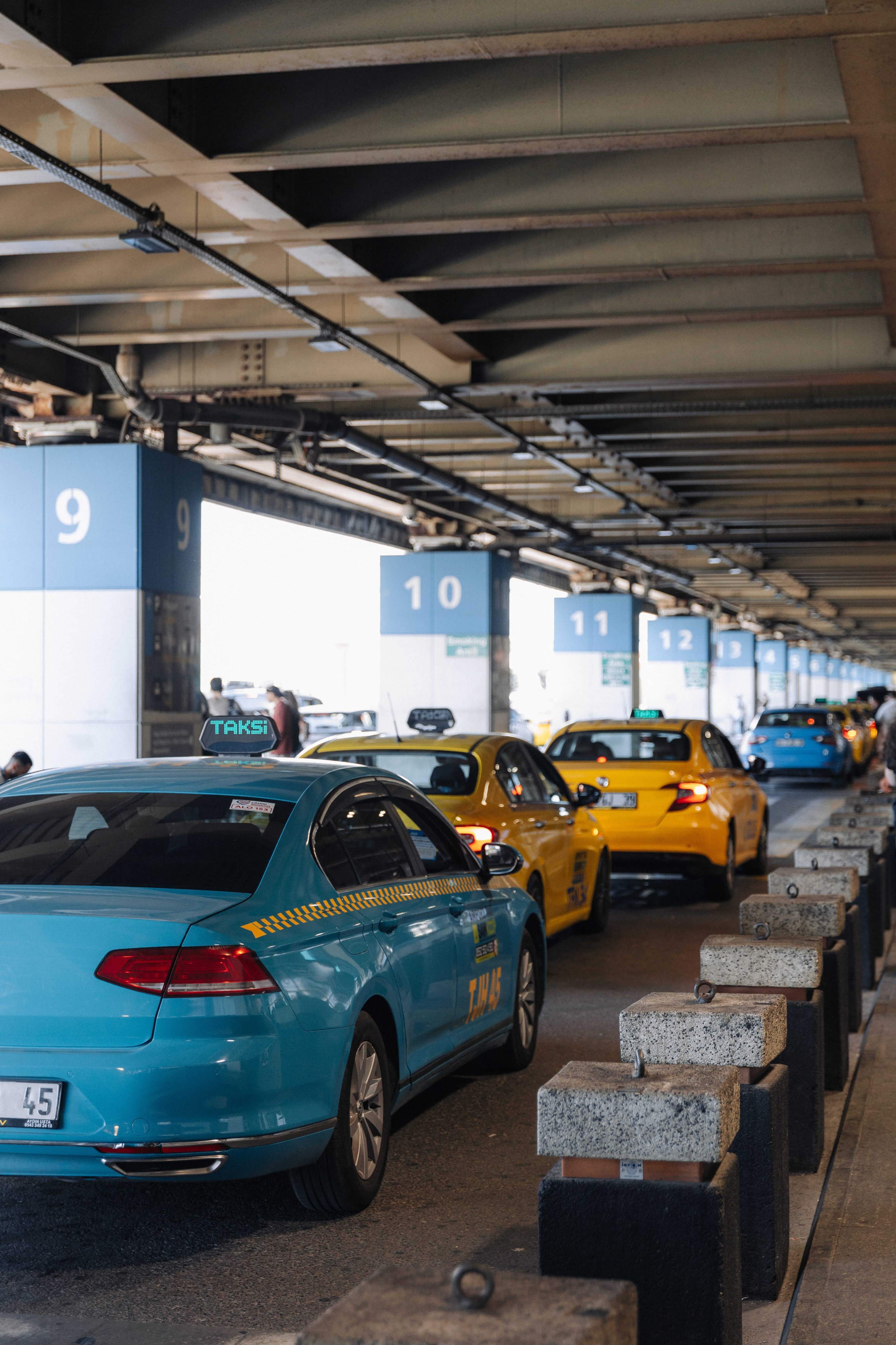 Такси в аэропорту в Стамбуле