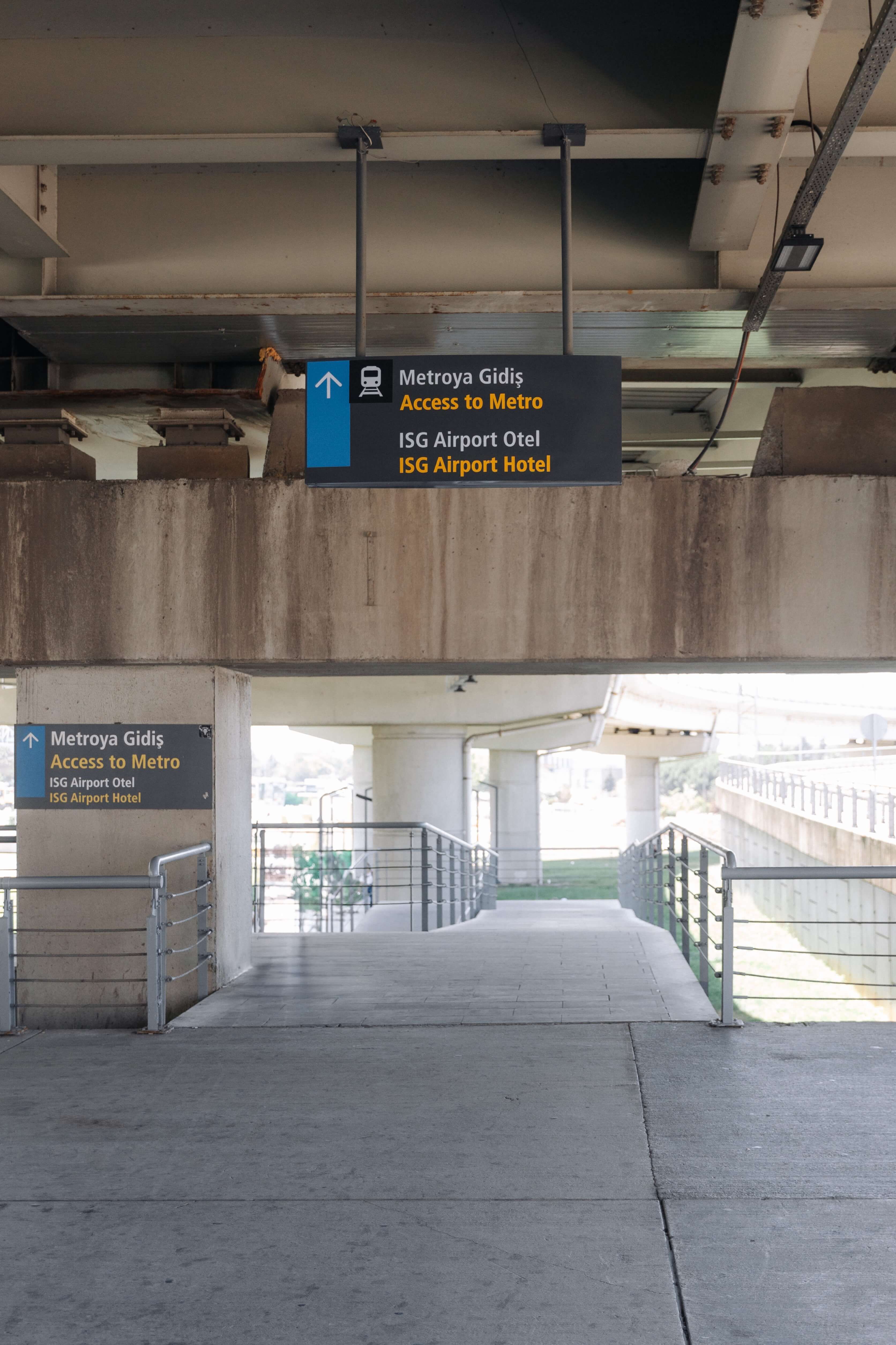 Метро в Стамбуле