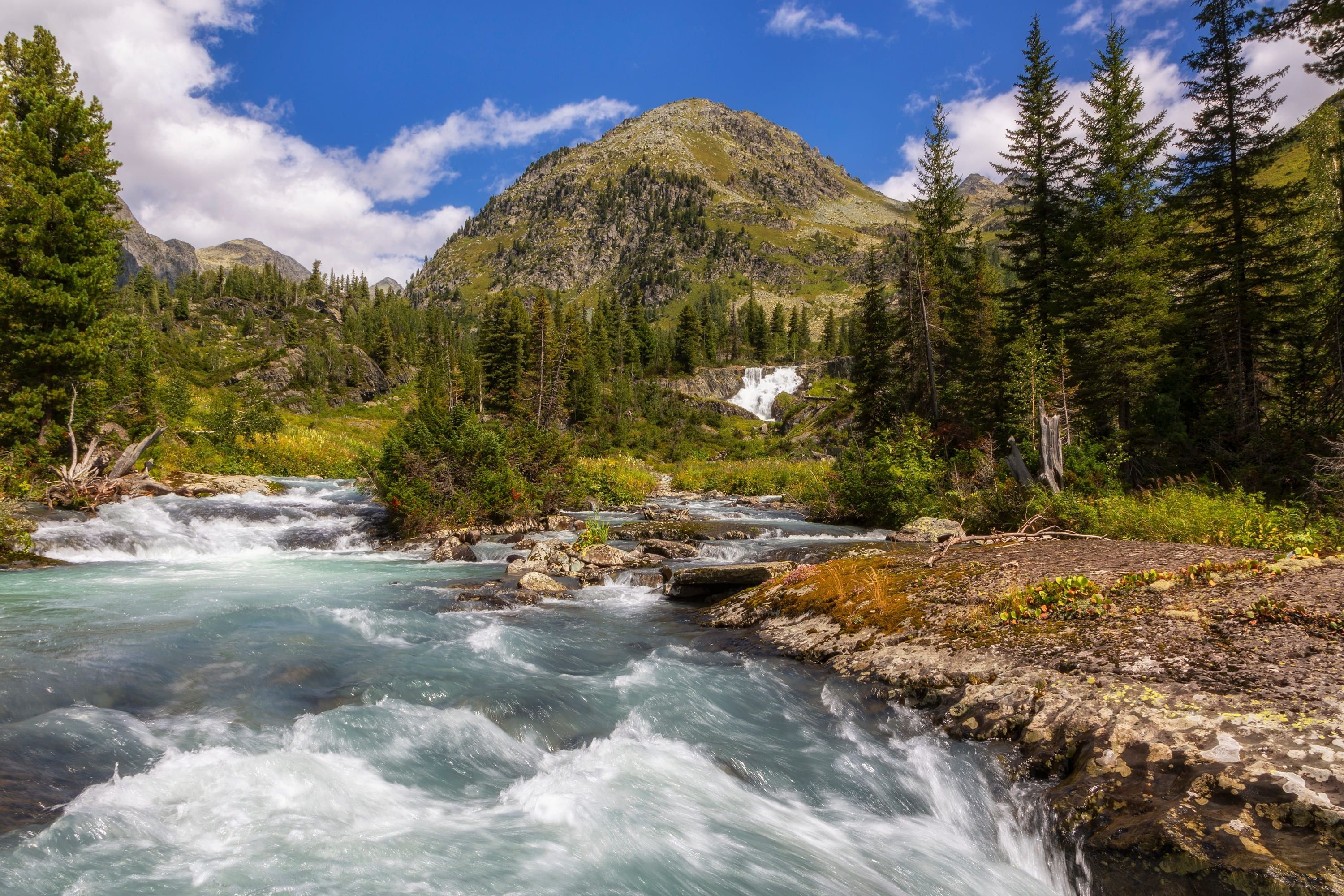 куда поехать в июне из России