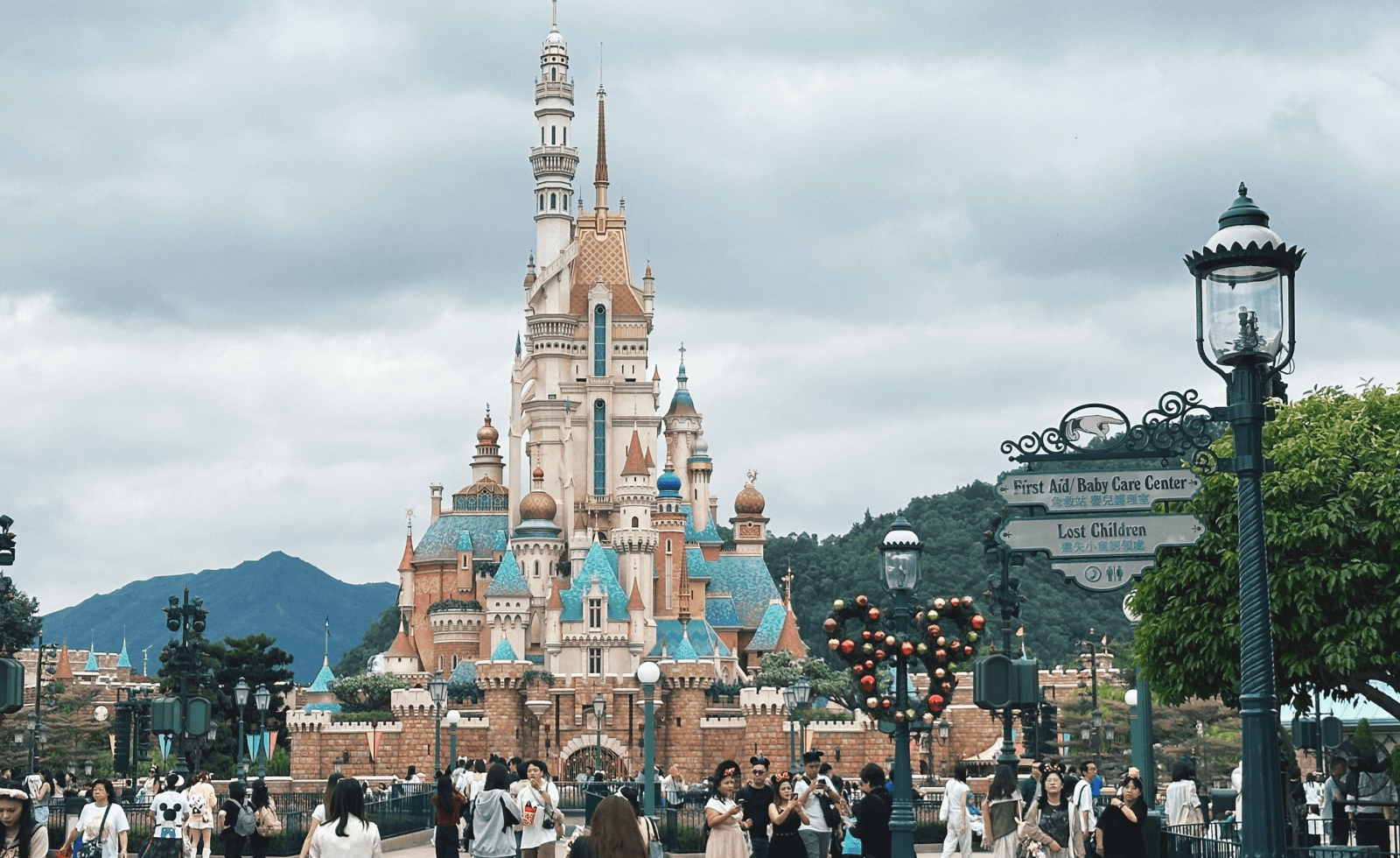 Как я побывала в Гонконге в самом маленьком Диснейленде в мире