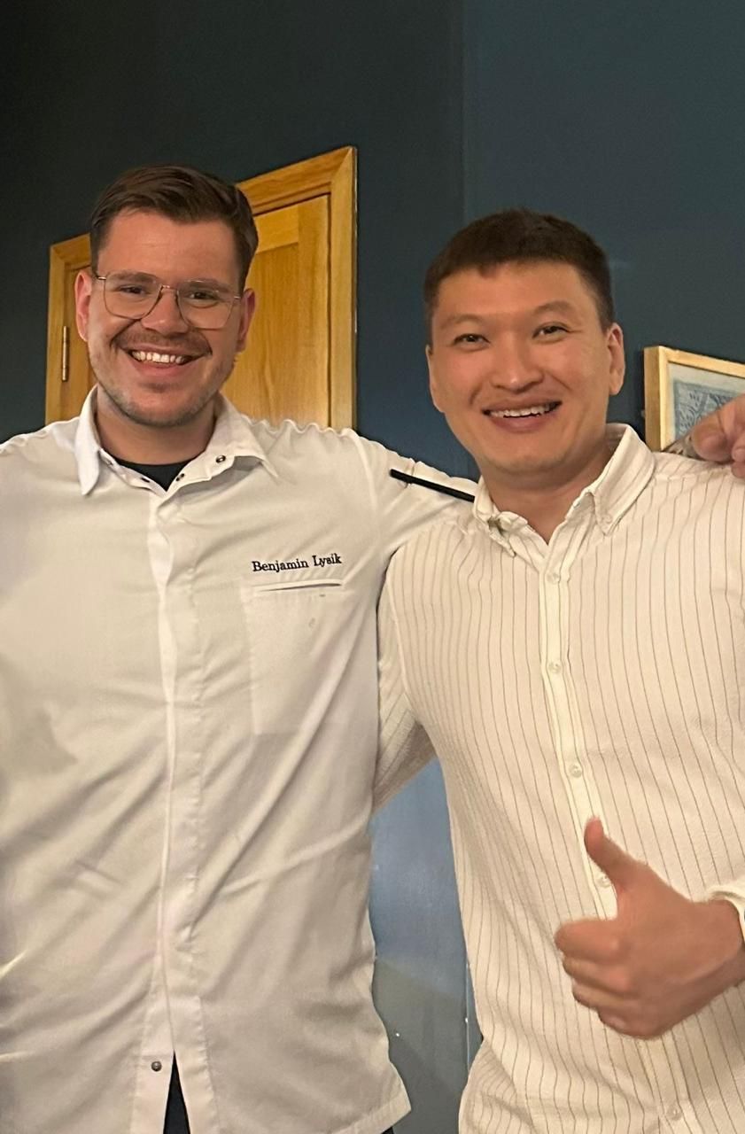 Фотка с мишленовским поваром.jpeg