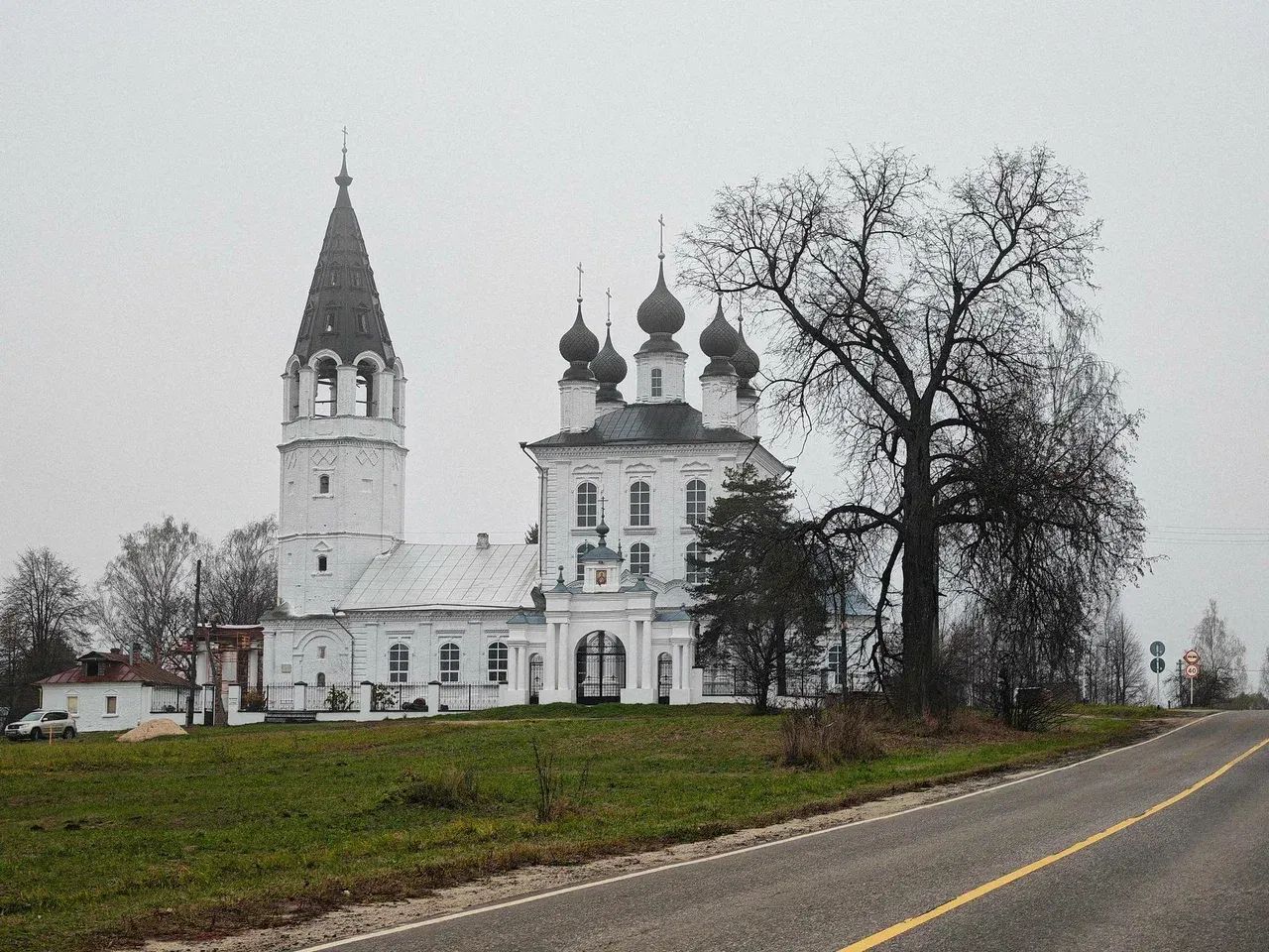 Храм на дороге 