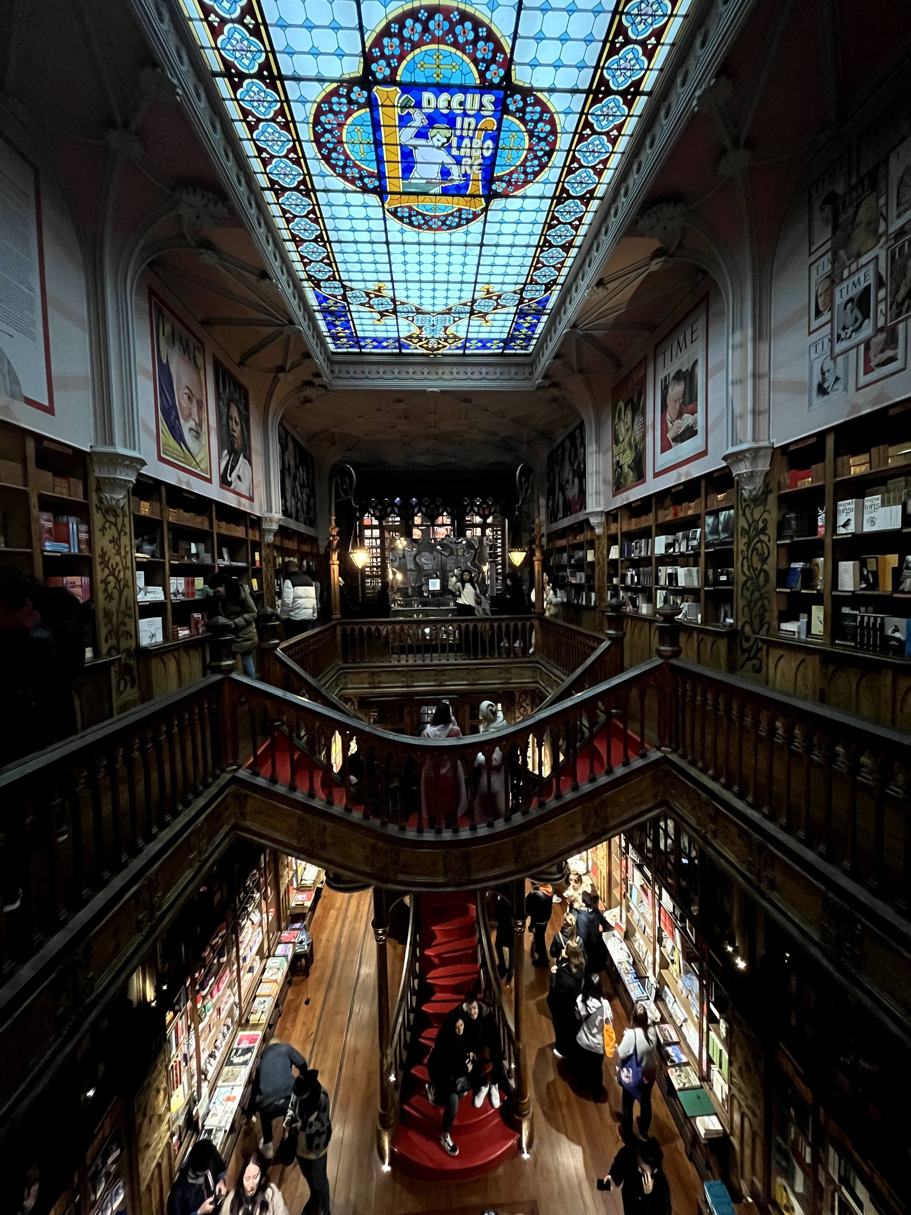 Книжный магазин в Португалии