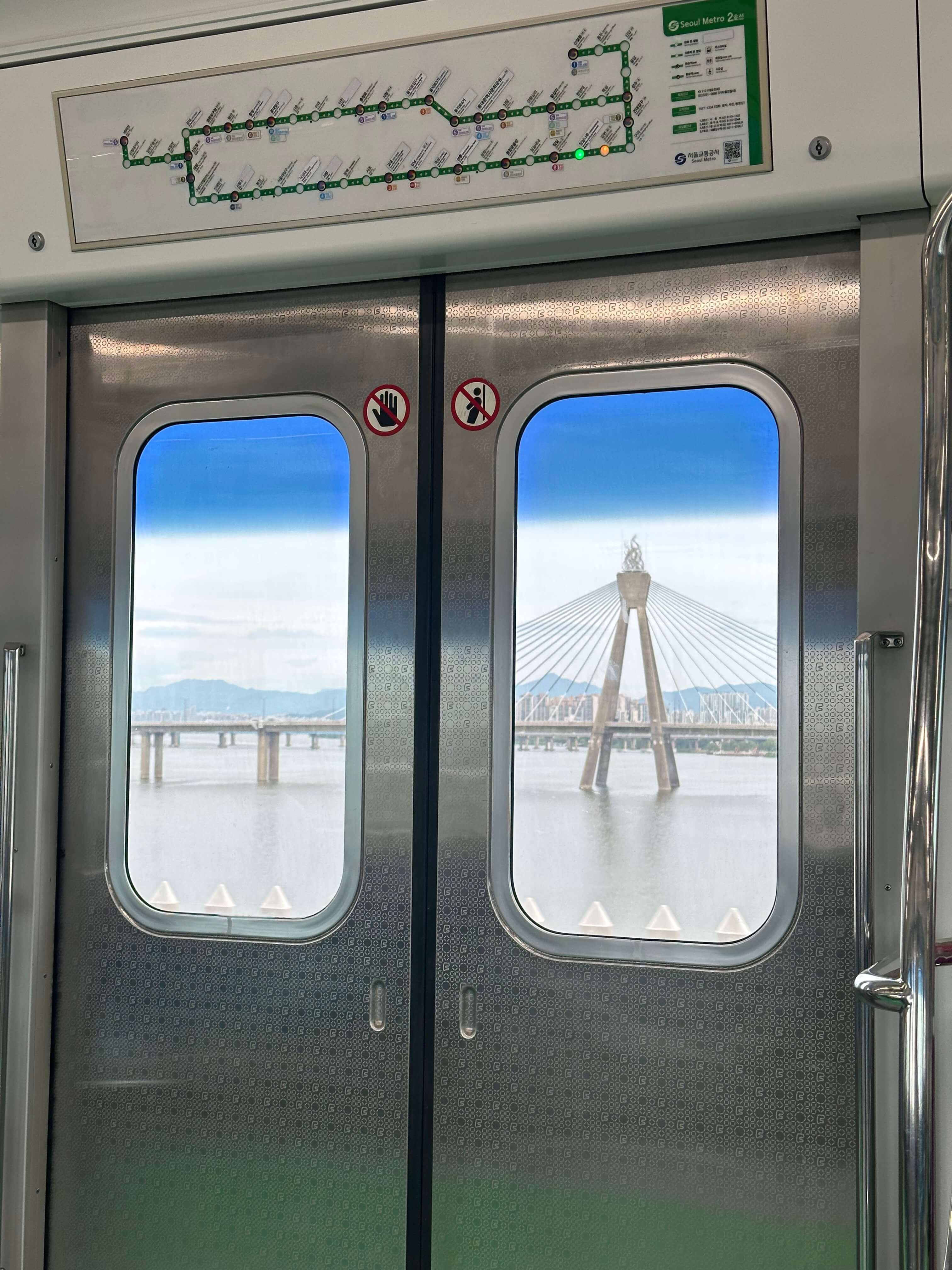 Метро Сеула