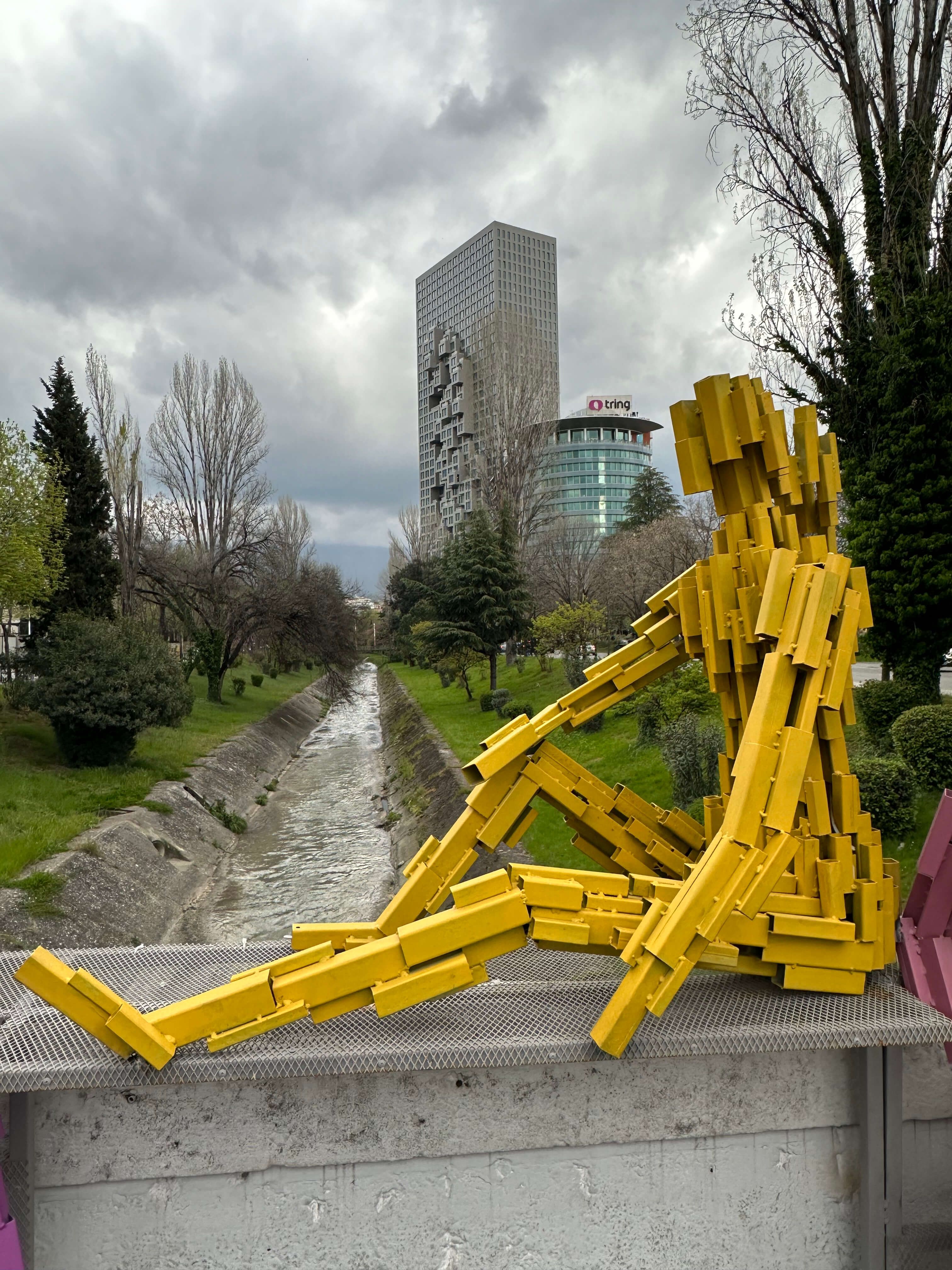 Улицы Тираны, Албания