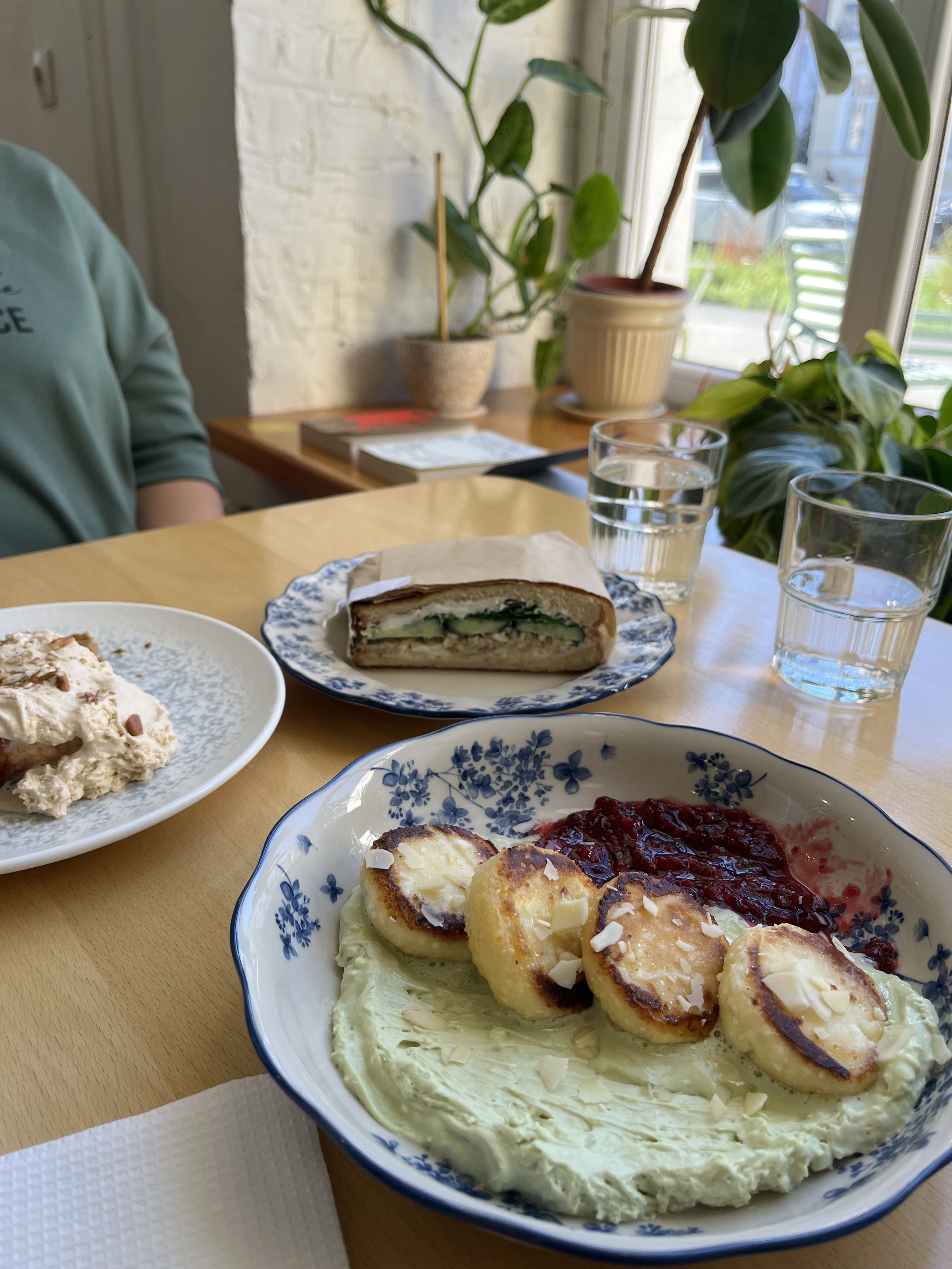 Сырники в кофе Ясный.