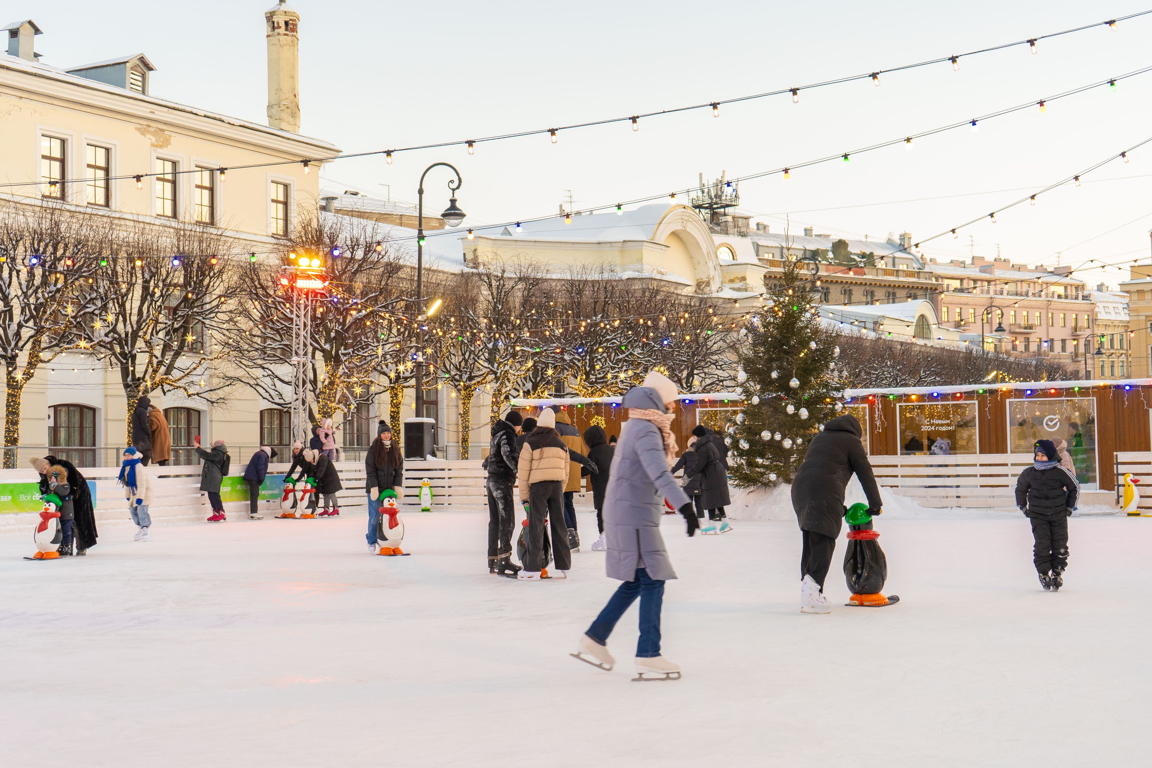 Каток в Питере.