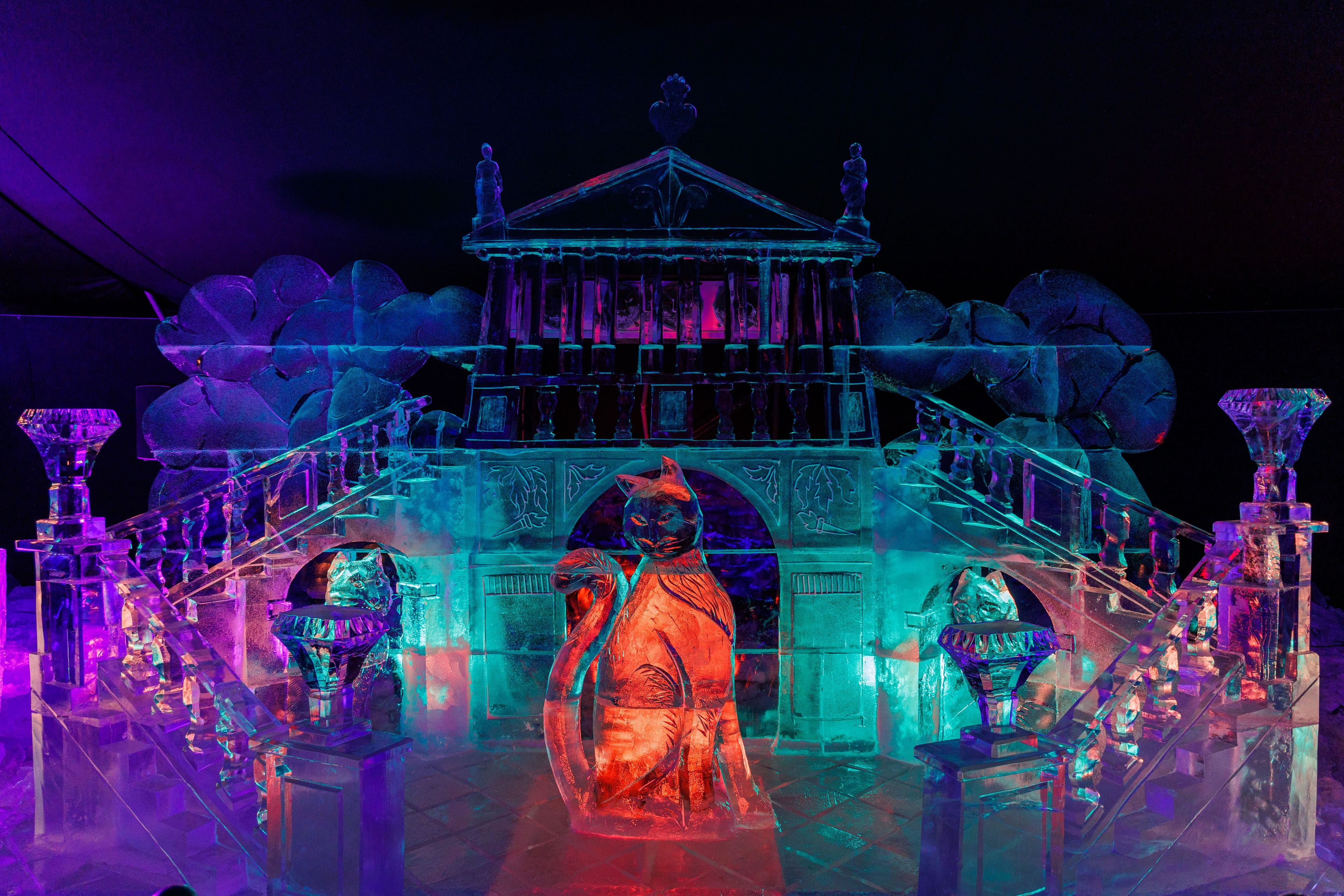 Ледяные скульптуры в Питере