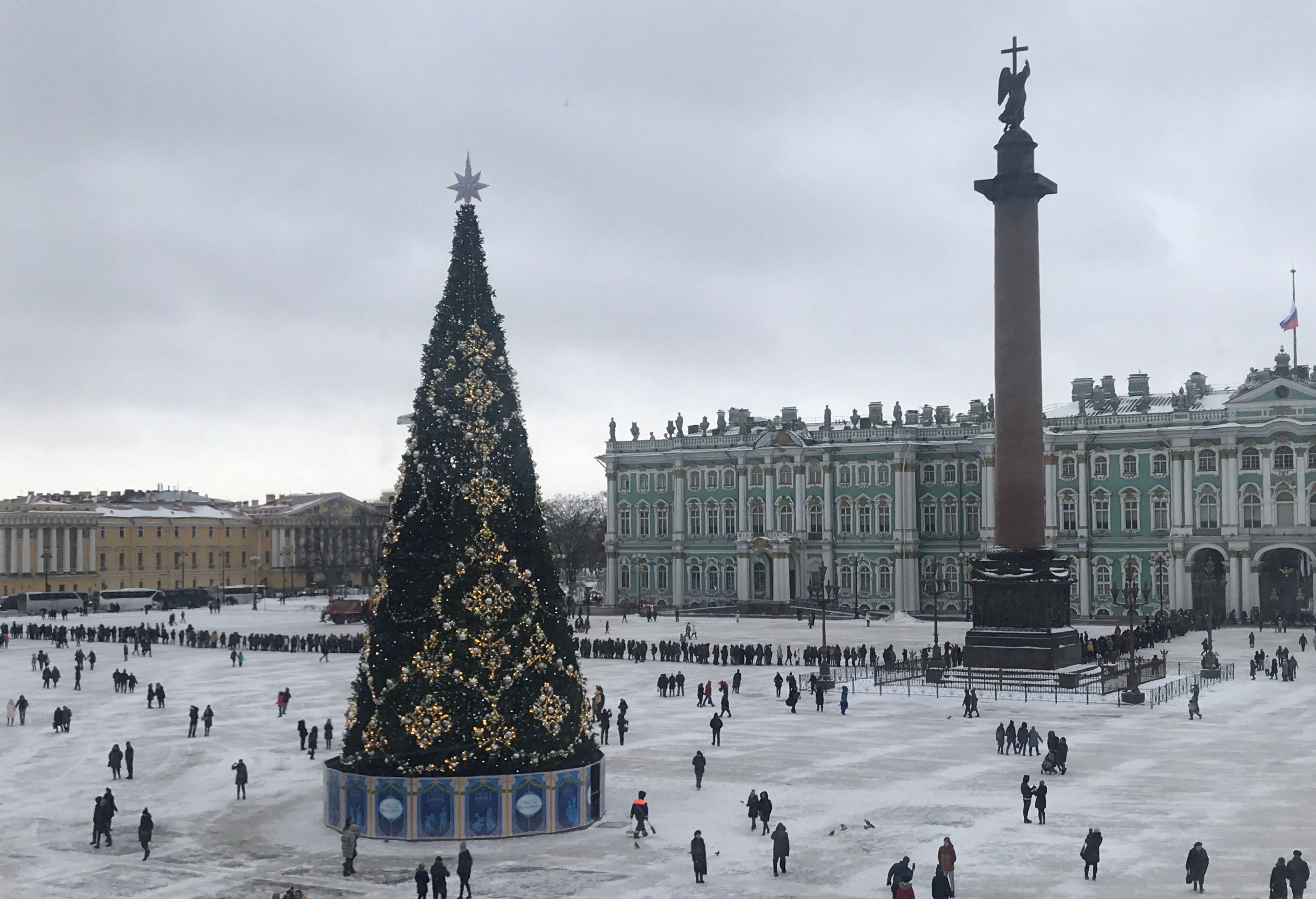 Очередь к Эрмитажу