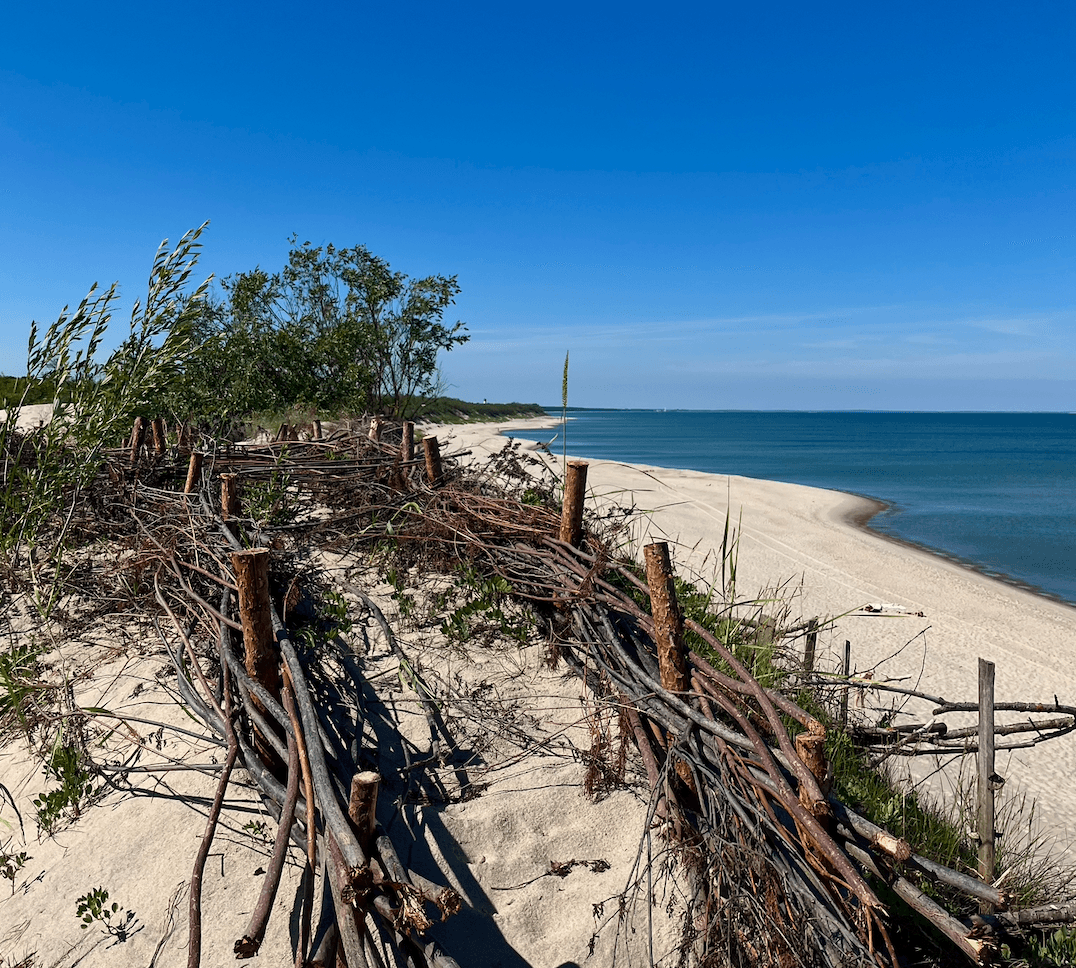Песок и море