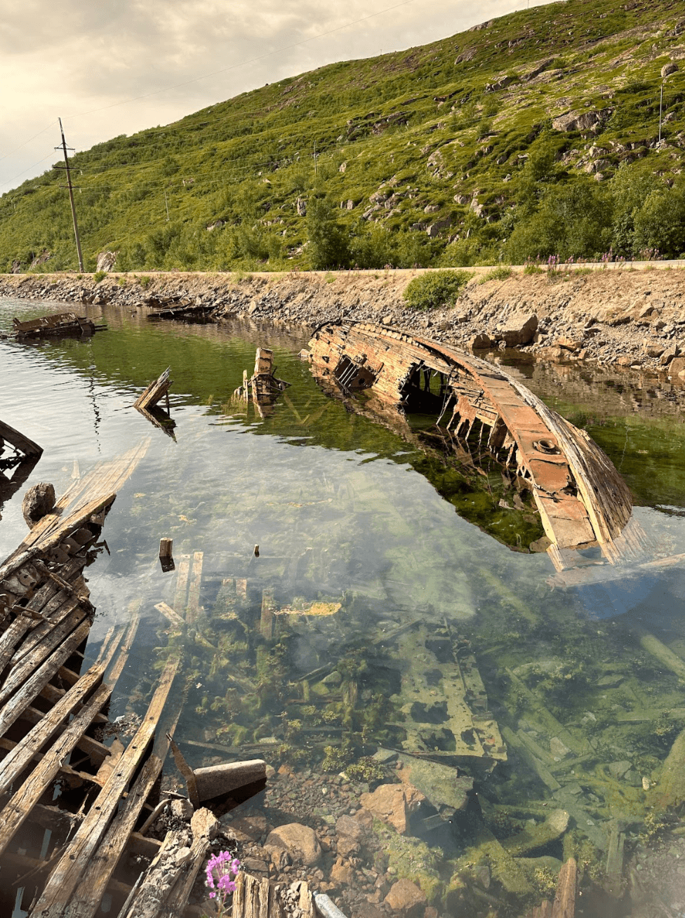 Кладбище кораблей в Териберке