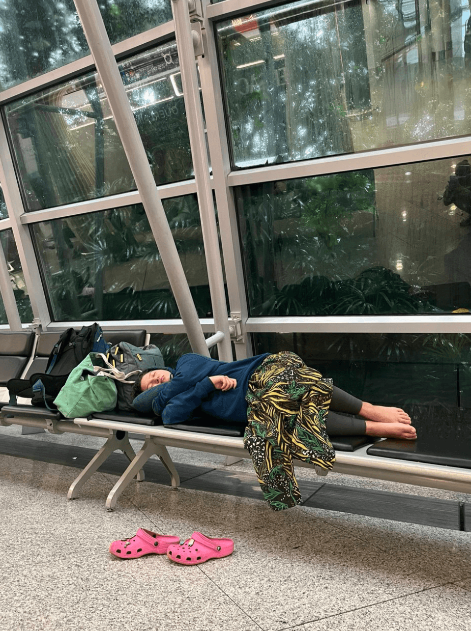 Сон в аэропорту