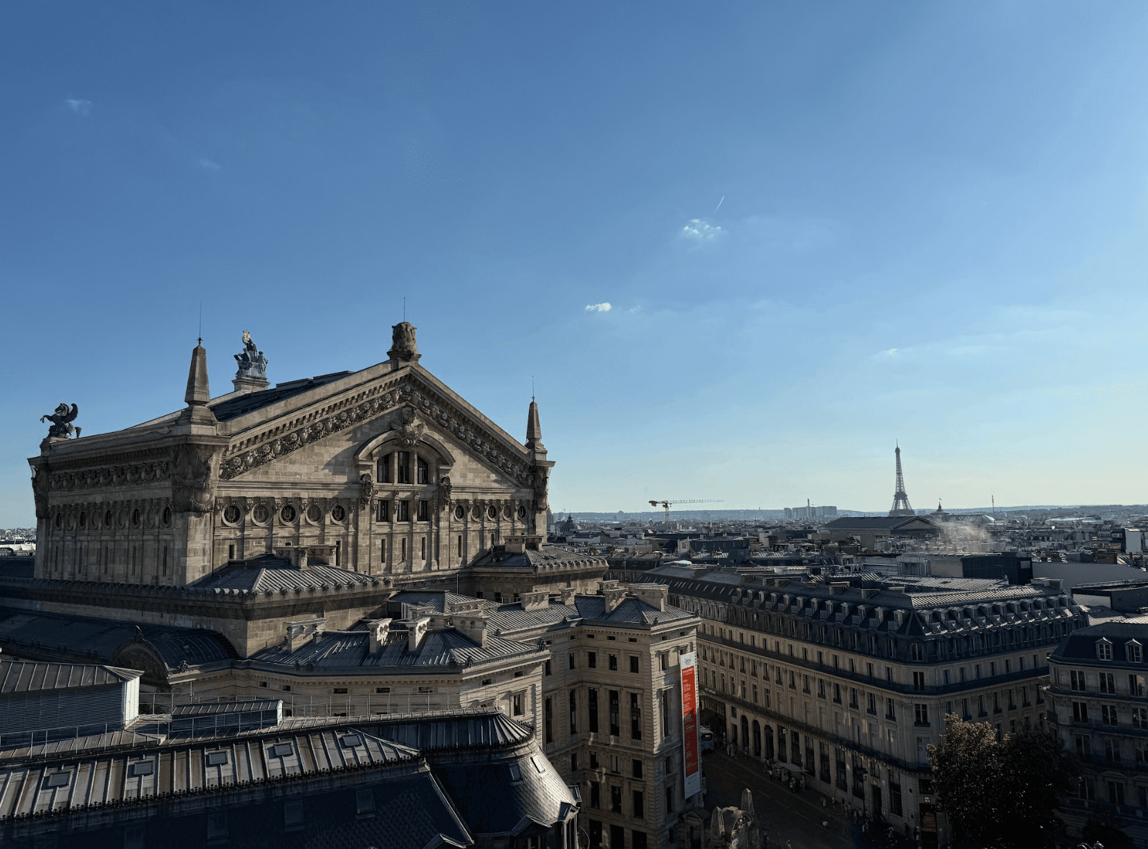 Вид на Париж со смотровой площадки