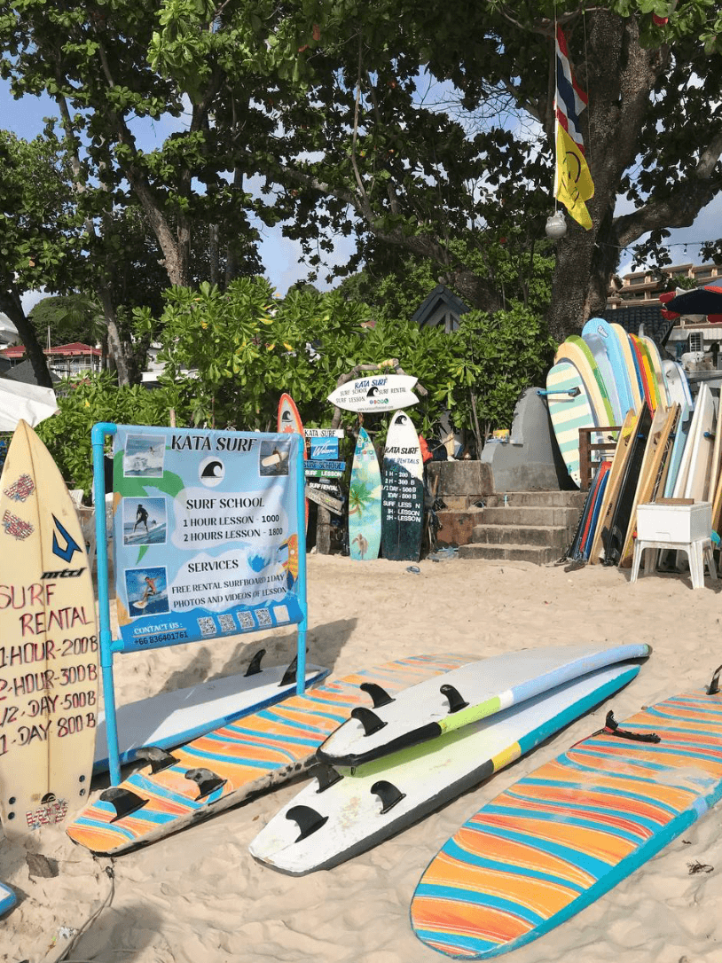 Сёрфинг на пляже Ката