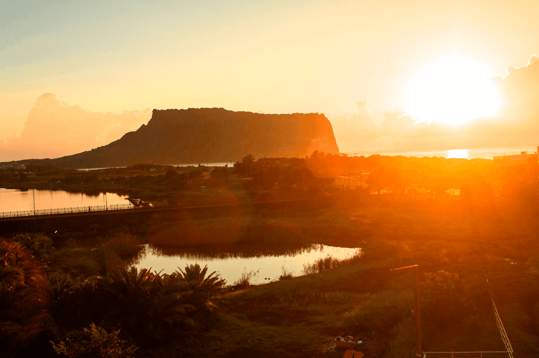 Вулкан на рассвете в Корее