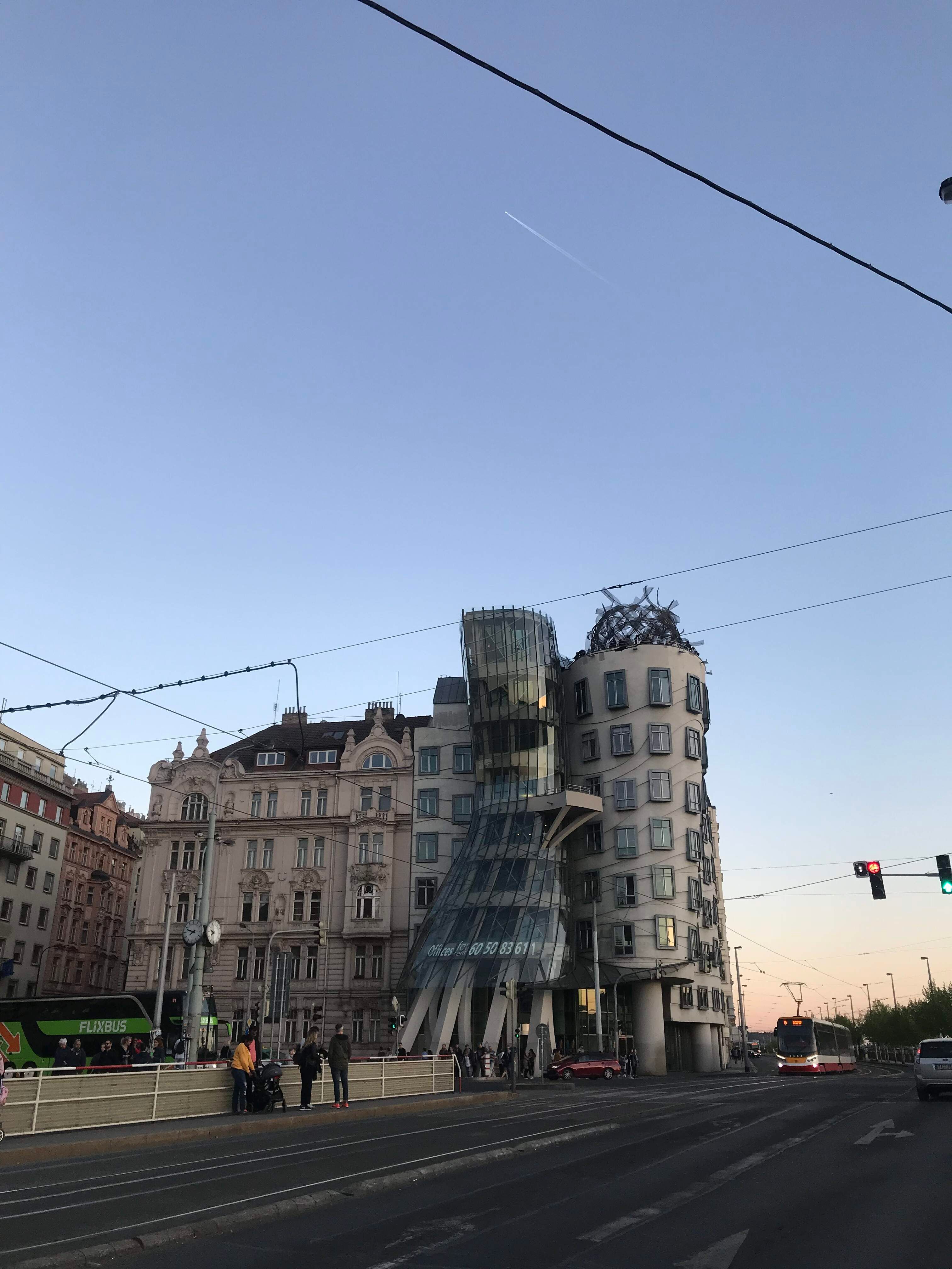 Танцующий дом.jpg