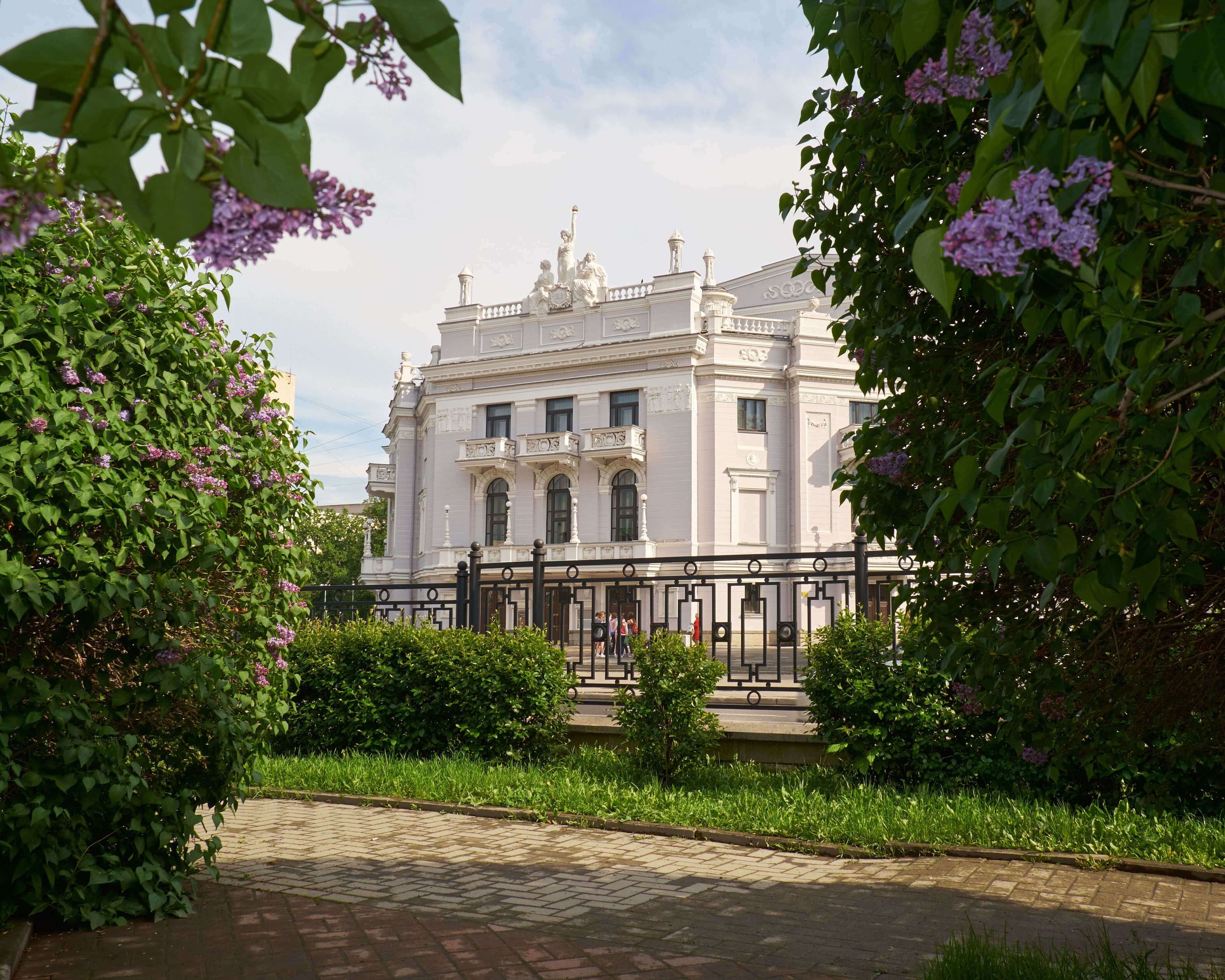 Театр оперы и балета в Екатеринбурге