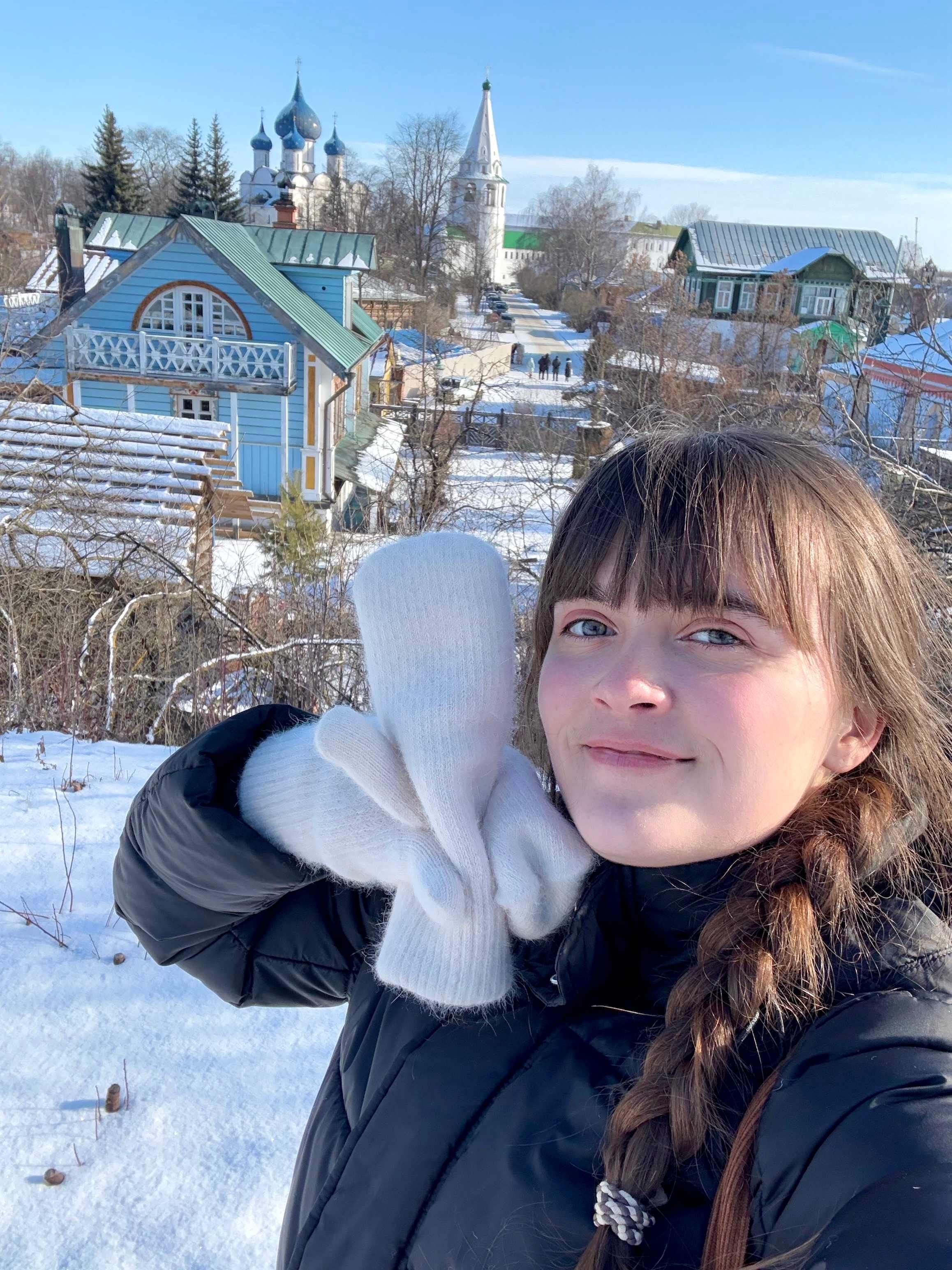 Девушка в Суздале