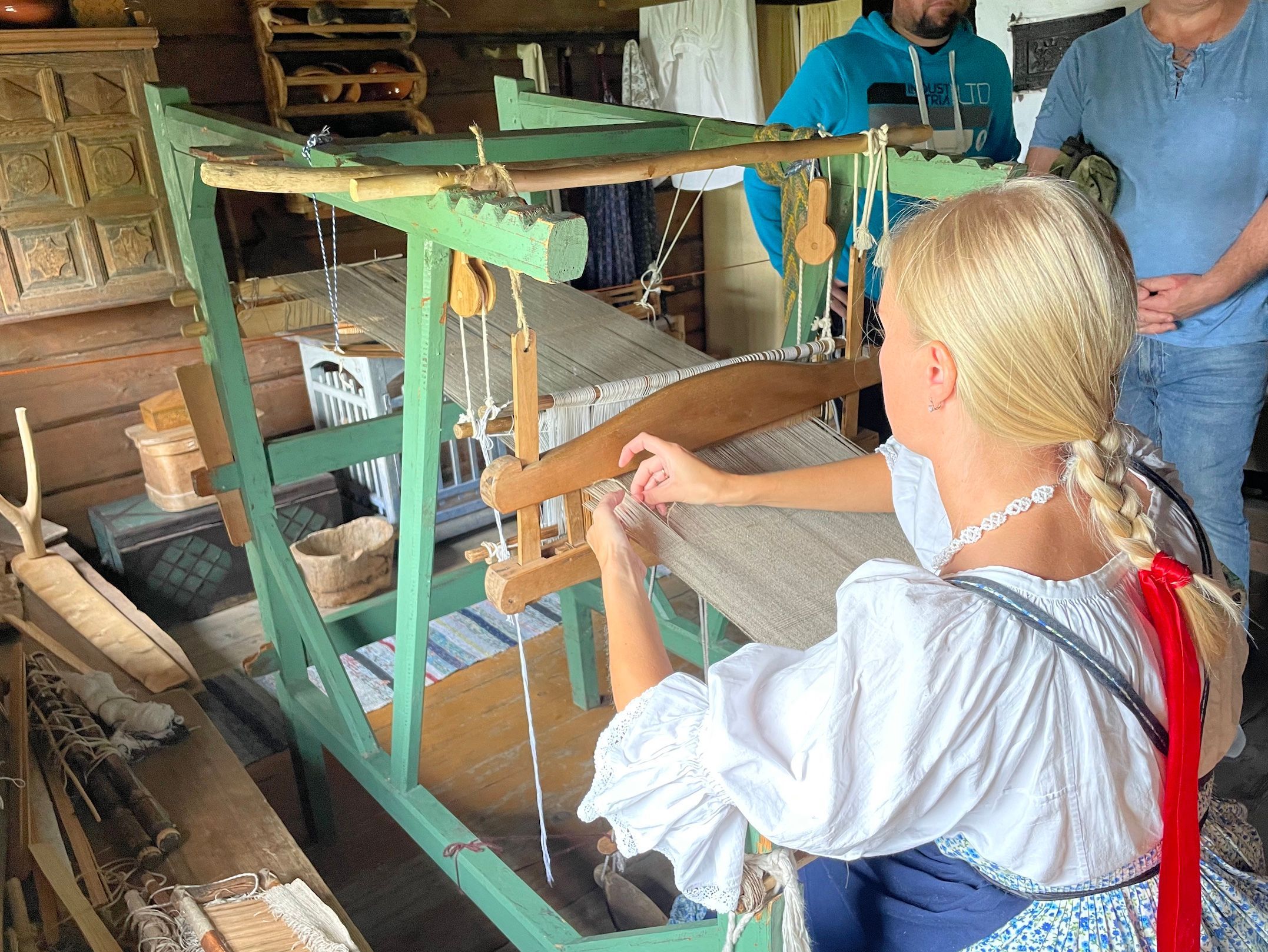 мастерица у станка.jpg