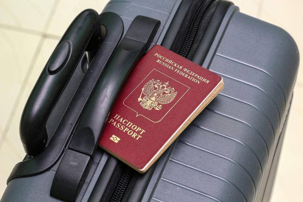 Сколько должен действовать загранпаспорт: правила въезда в 30 стран