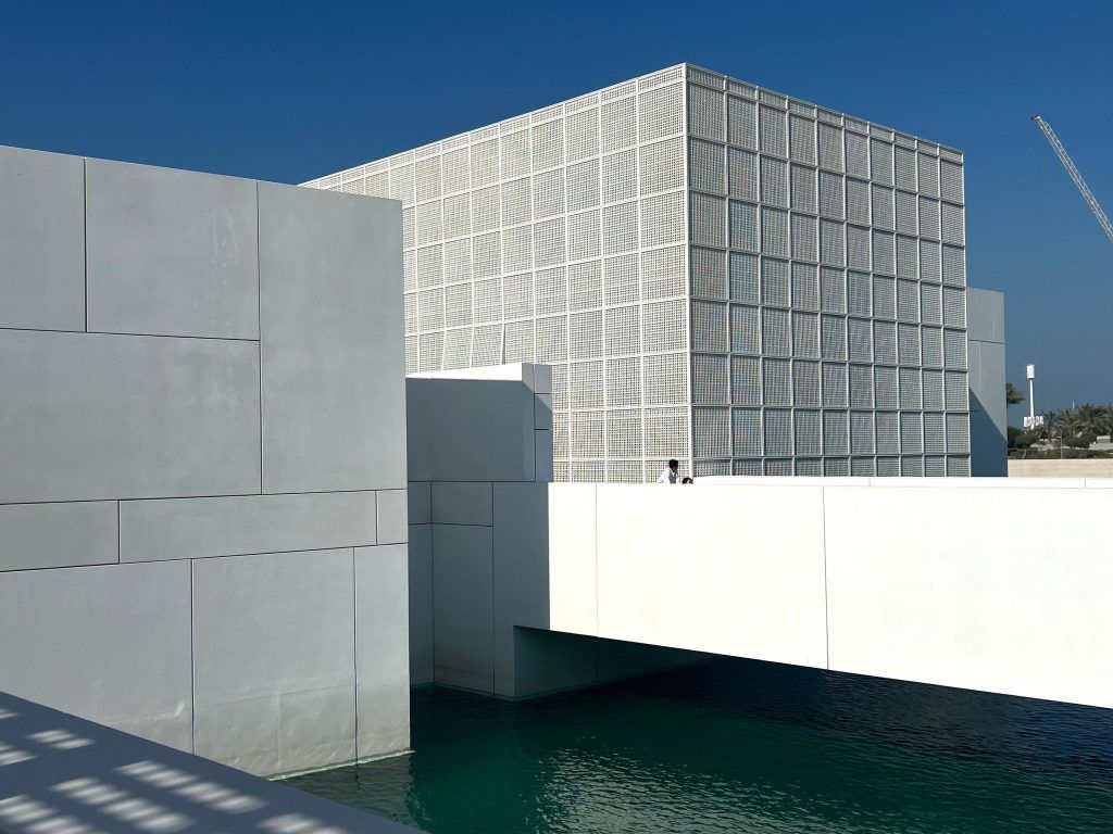 Лувр Абу Даби