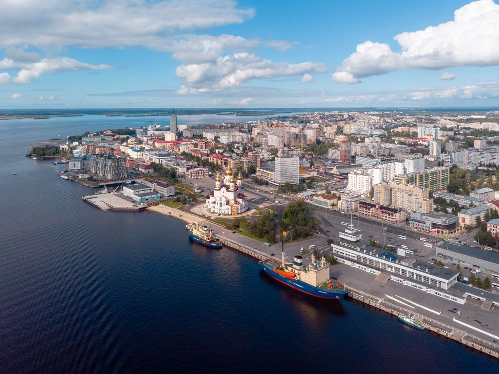 Вид на портовый город