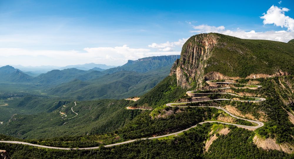 Кладбище кораблей и растение-динозавр: что ещё можно увидеть в Анголе