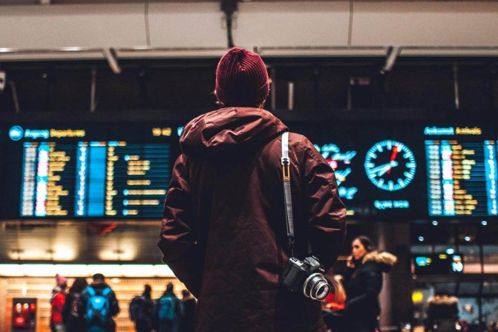 Человек в аэропорту
