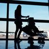 Как перевозить детскую коляску в самолёте