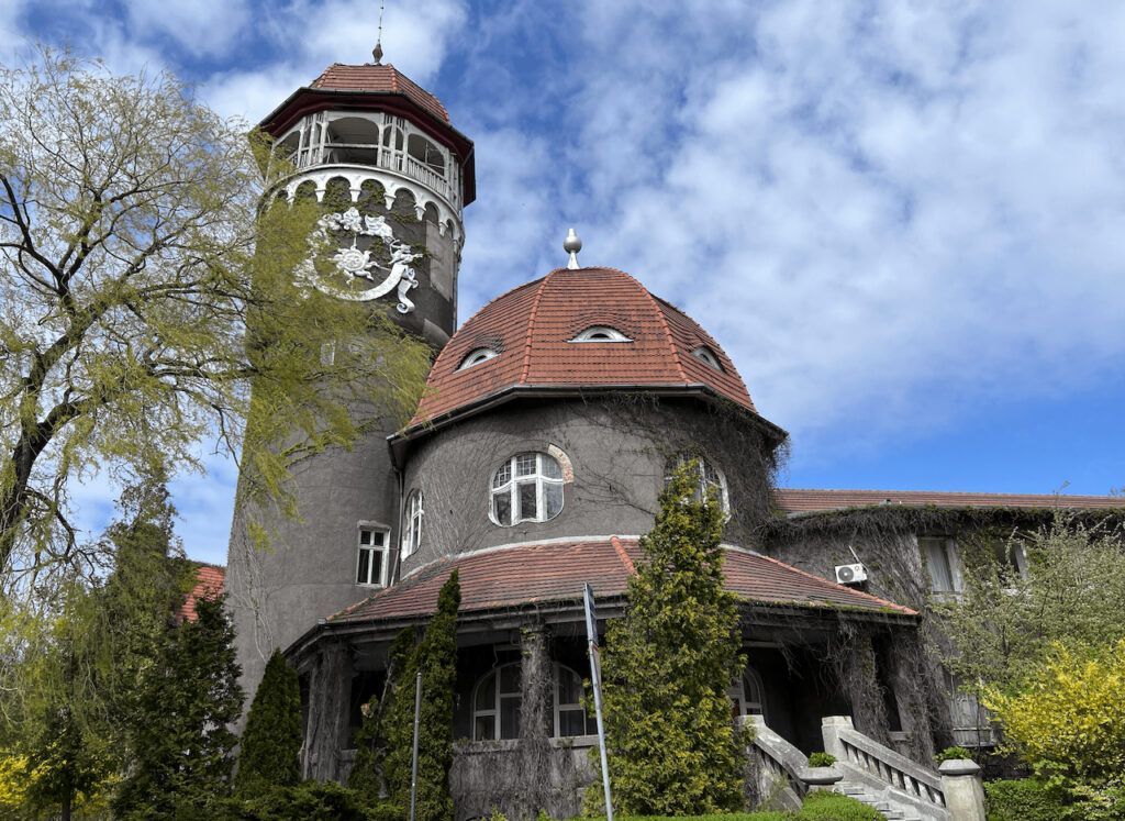 Башня и водолечебница