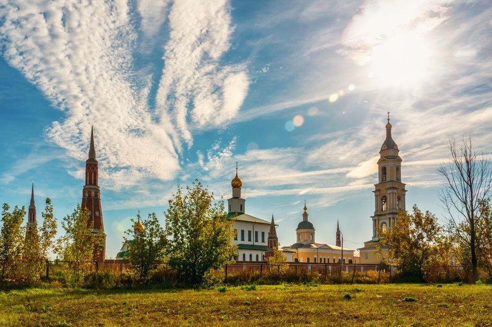 Коломенский кремль и небо
