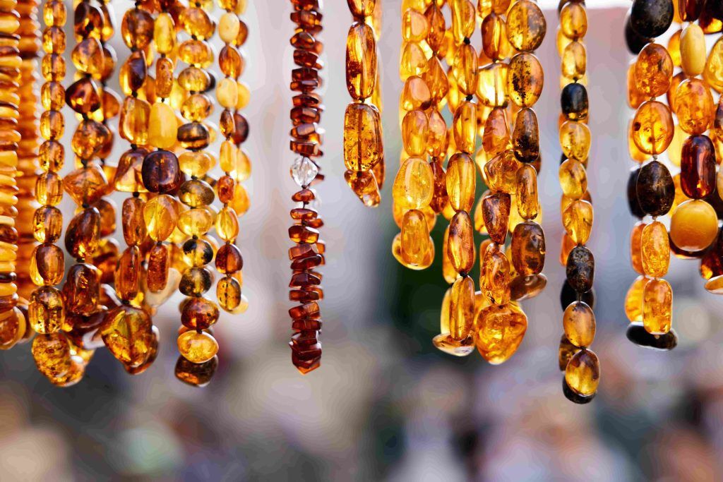 Янтарные бусы
