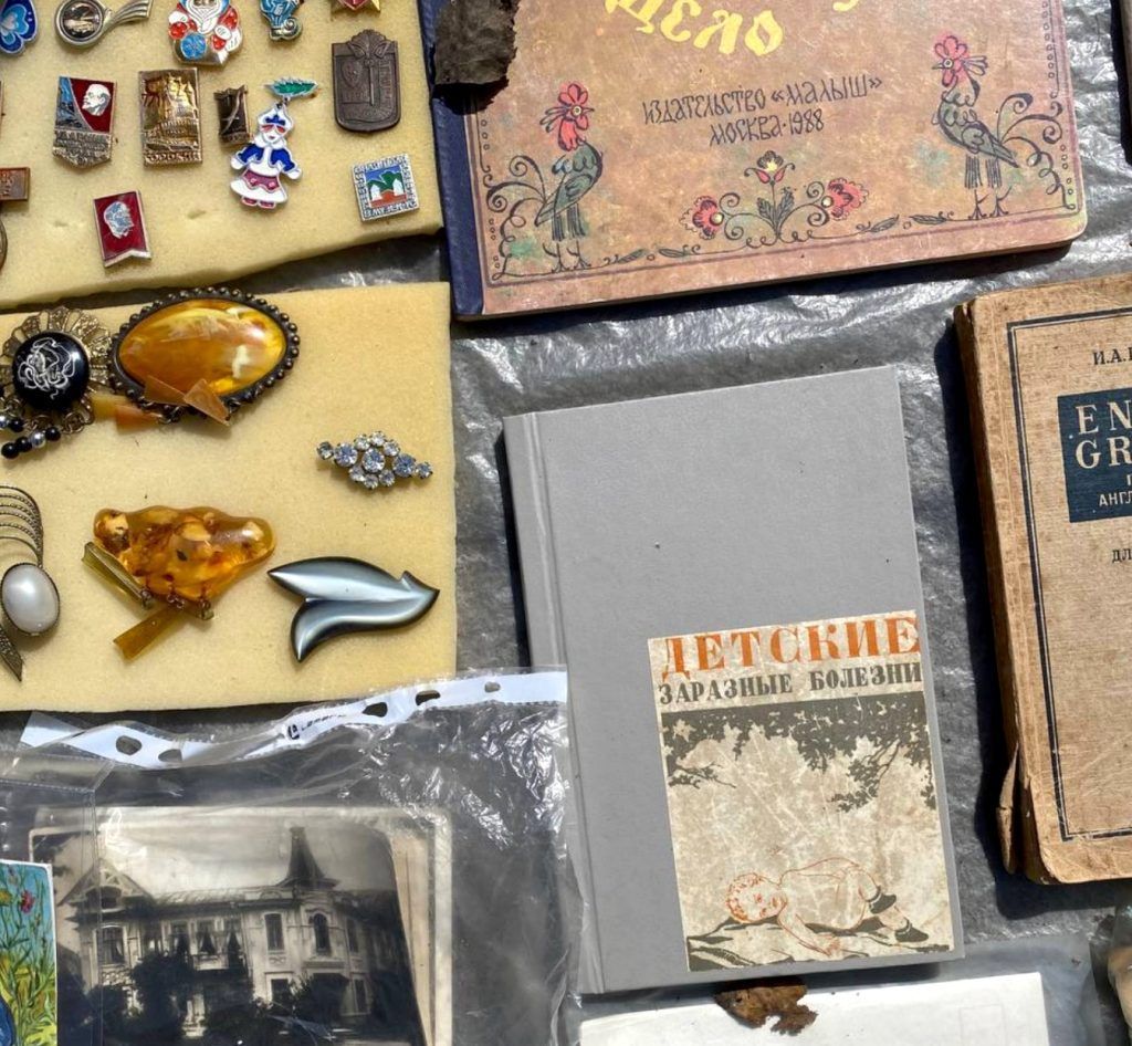 Книжки и значки в парке имени Свердлова, Нижний Новгород