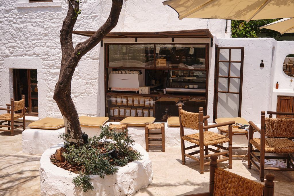 Двор магазина и кафе Gibi в Бодруме