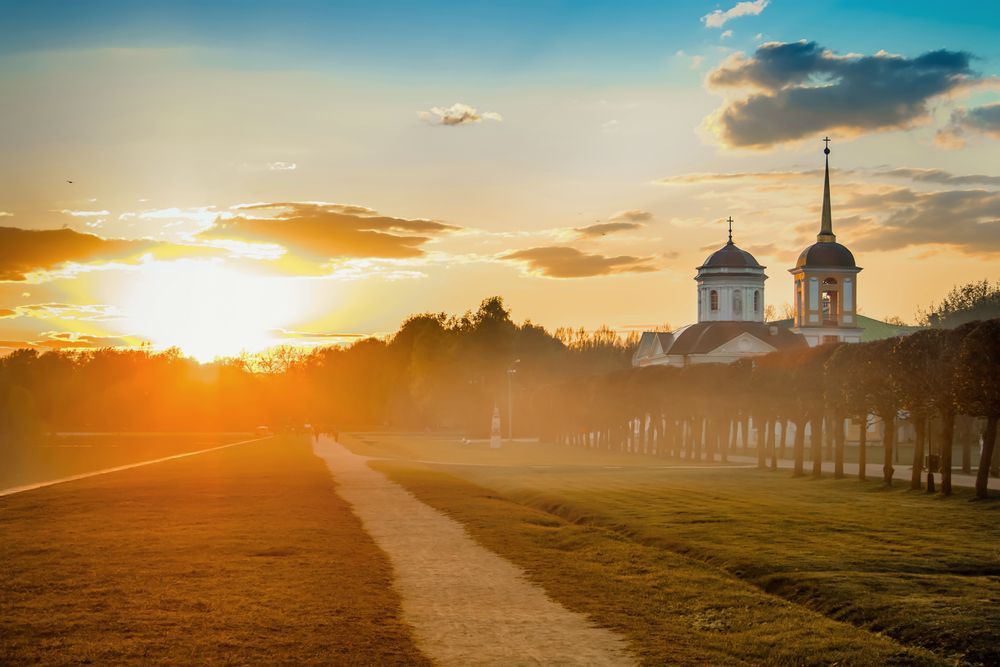 Парковые аллеи на закате